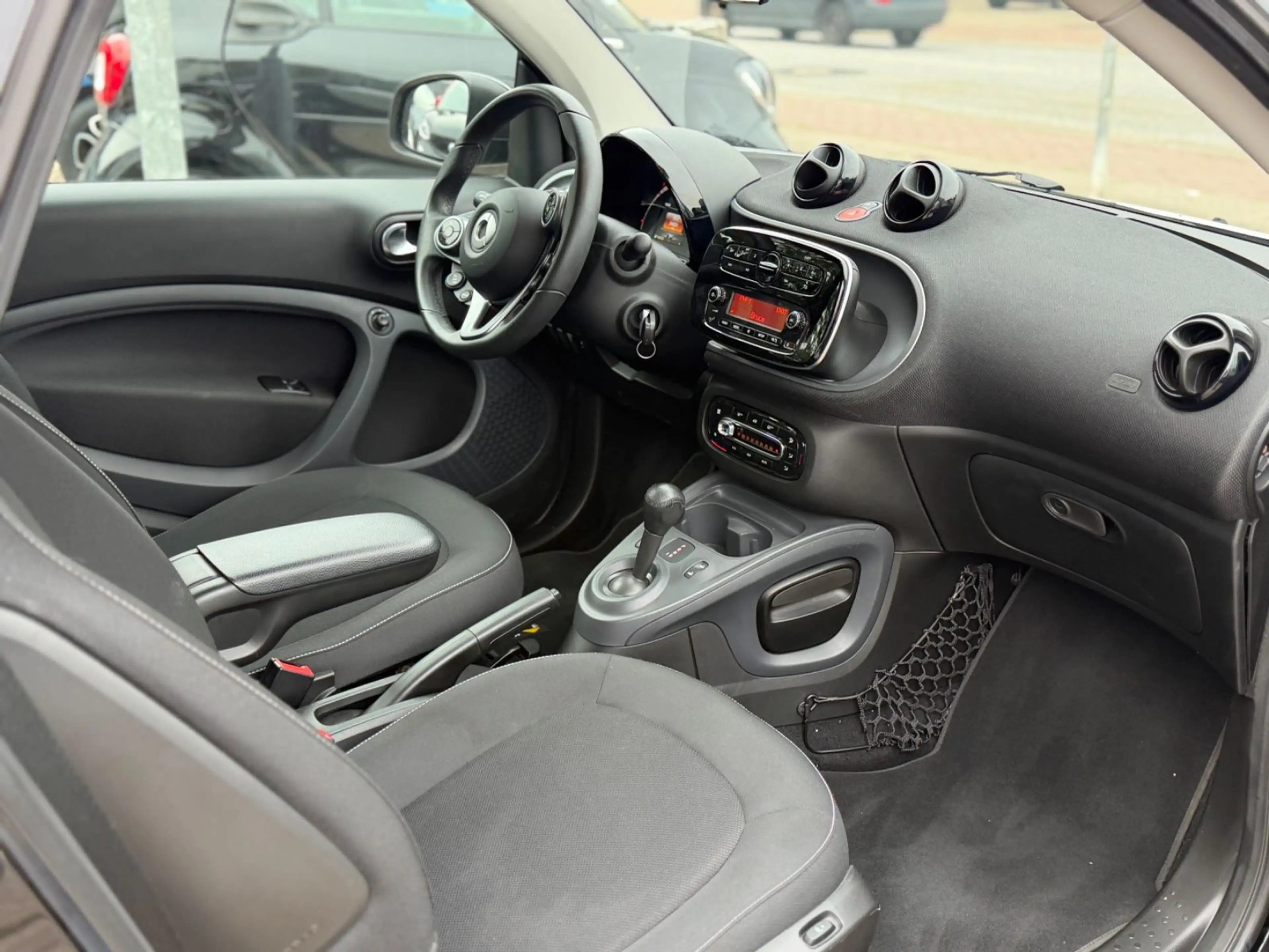 smart forTwo CABRIO*PASSION*EINPARKHILFE*1.HAND*90PS — photo 14
