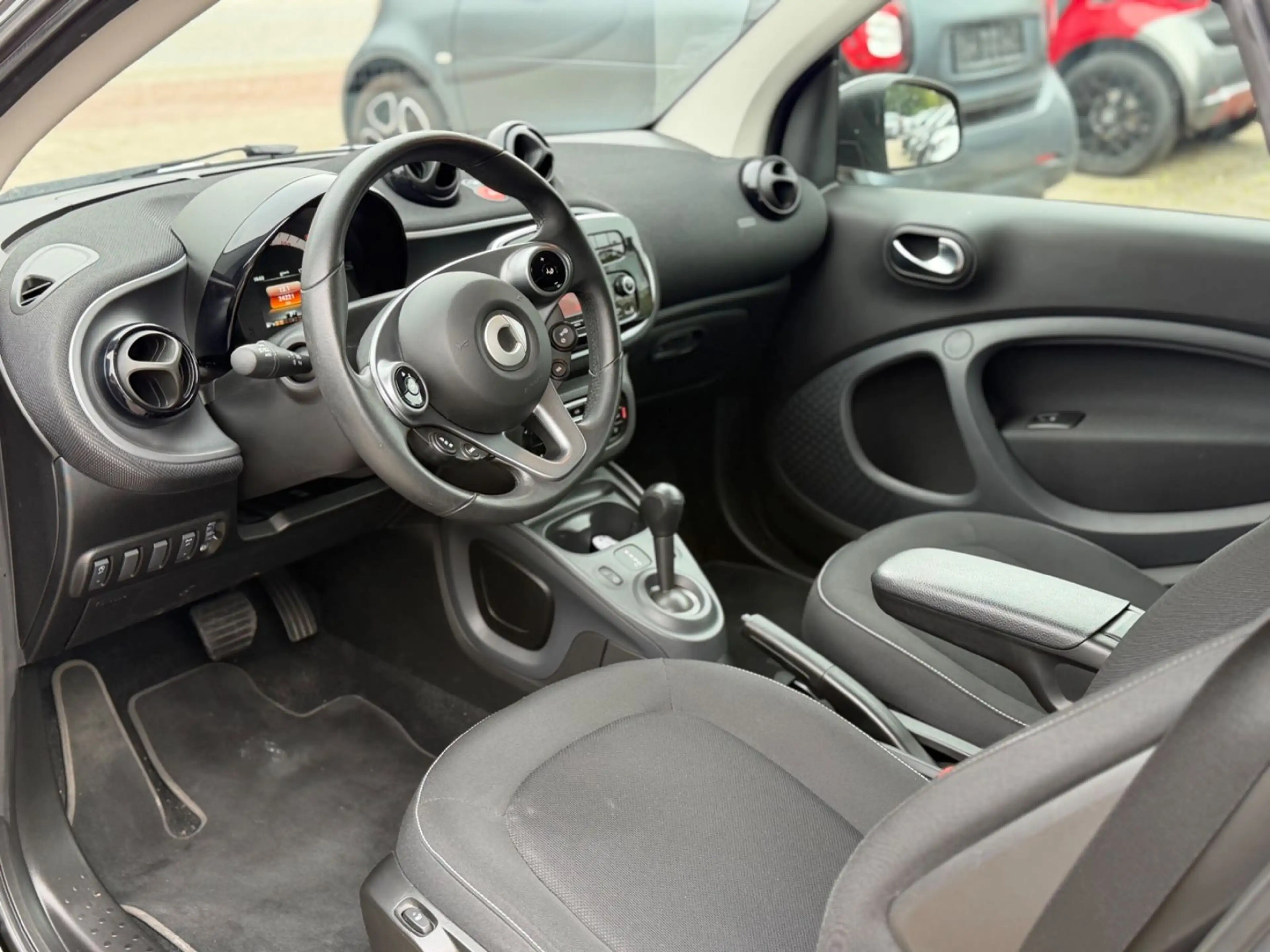 smart forTwo CABRIO*PASSION*EINPARKHILFE*1.HAND*90PS — photo 6