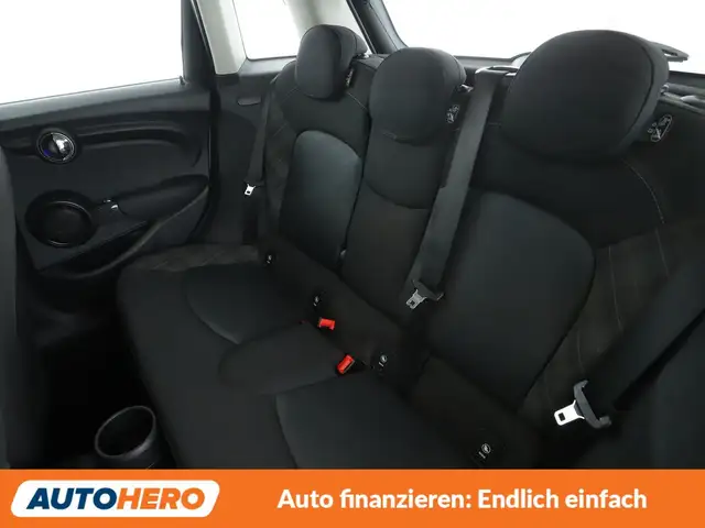 Mini Hatch view 14