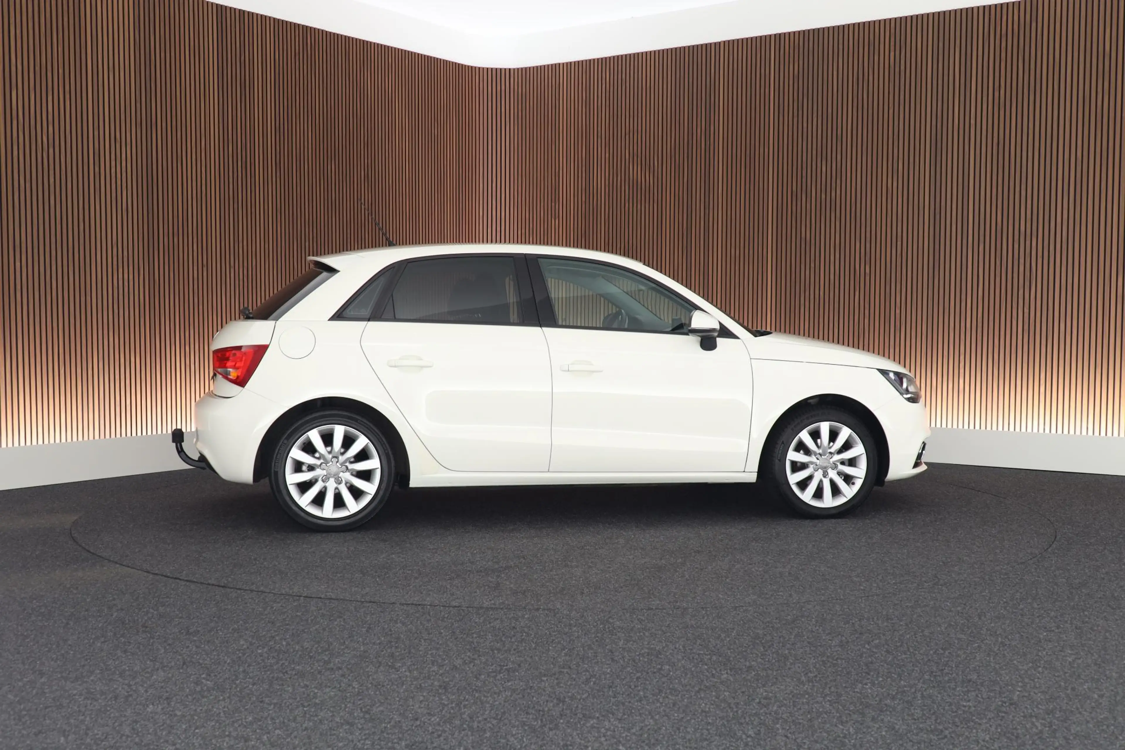 Audi A1 Sportback 1.2 TFSI 86pk Connect Trekhaak Navigatie — photo 8