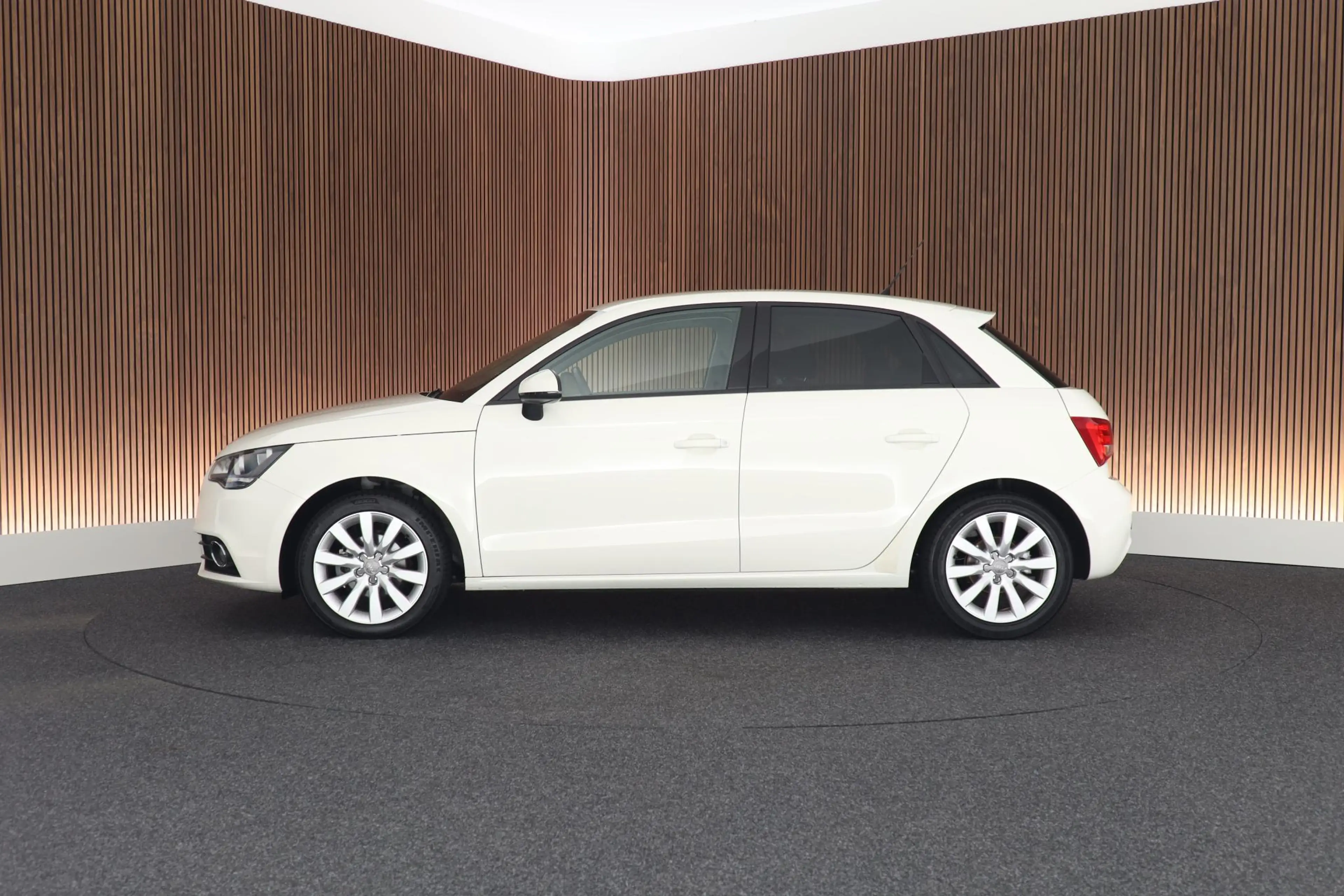 Audi A1 Sportback 1.2 TFSI 86pk Connect Trekhaak Navigatie — photo 5
