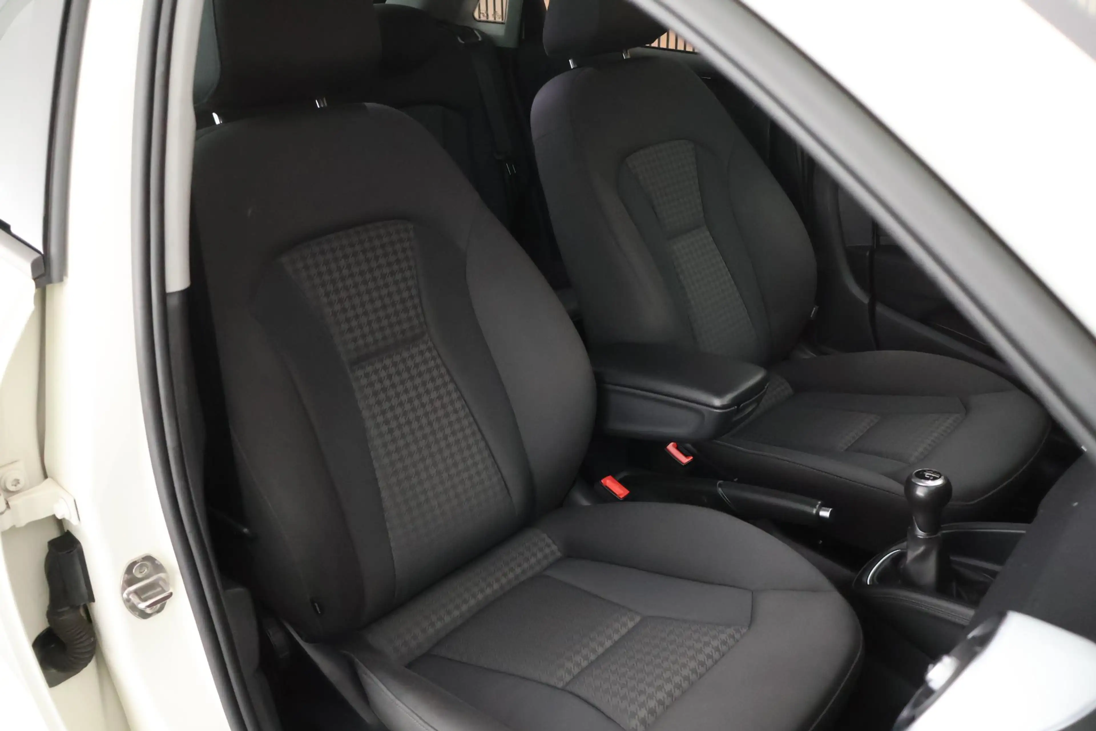 Audi A1 Sportback 1.2 TFSI 86pk Connect Trekhaak Navigatie — photo 2