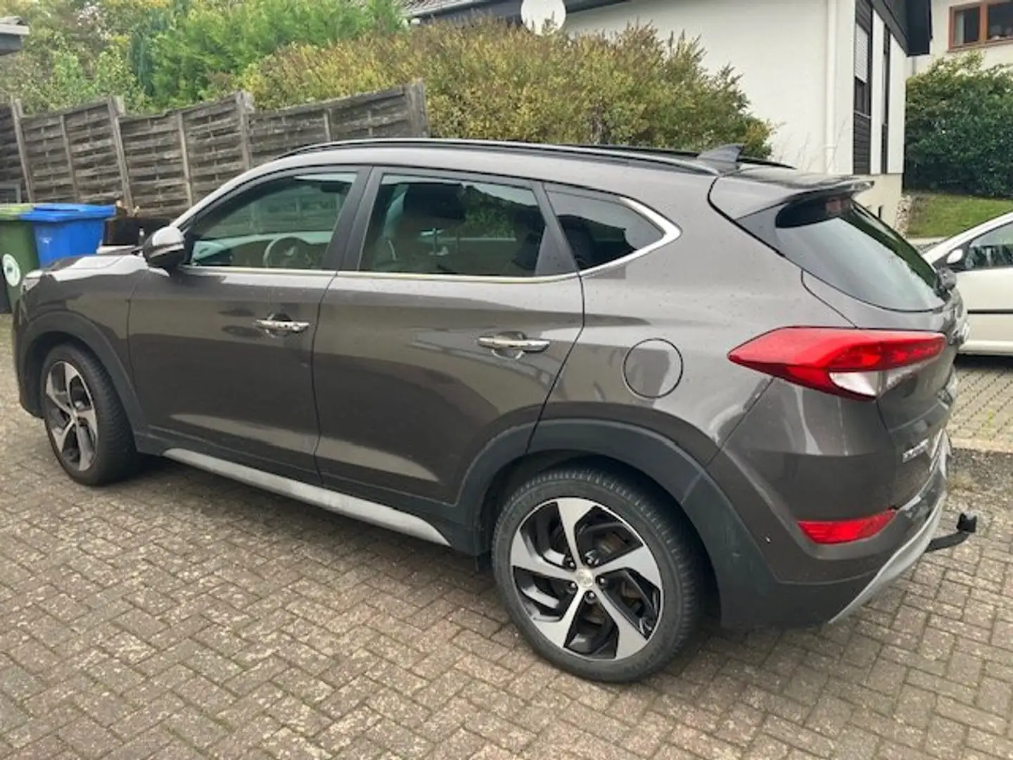 Hyundai TUCSON Tucson 2.0 CRDi 4WD Automatik Premium Braun - 1