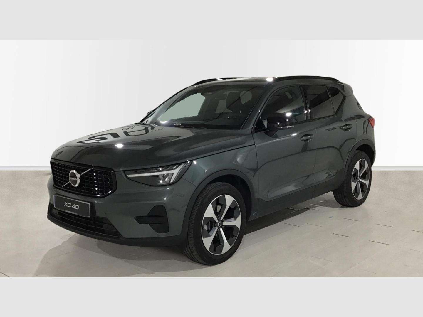 Volvo XC40 2.0 B3 G Plus Dark Auto - foto 1