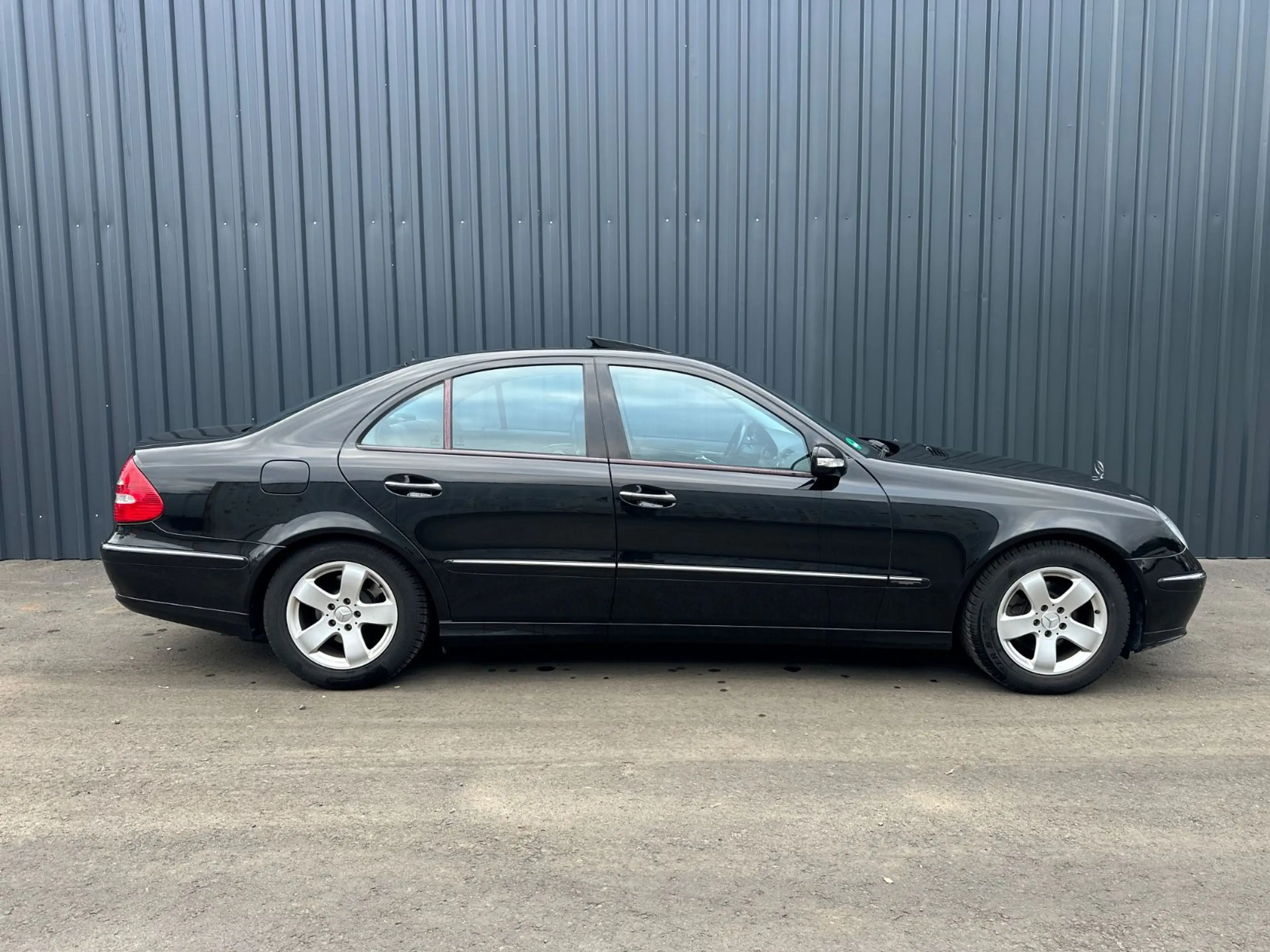 Mercedes-Benz E 220 CDI Automatik — photo 5