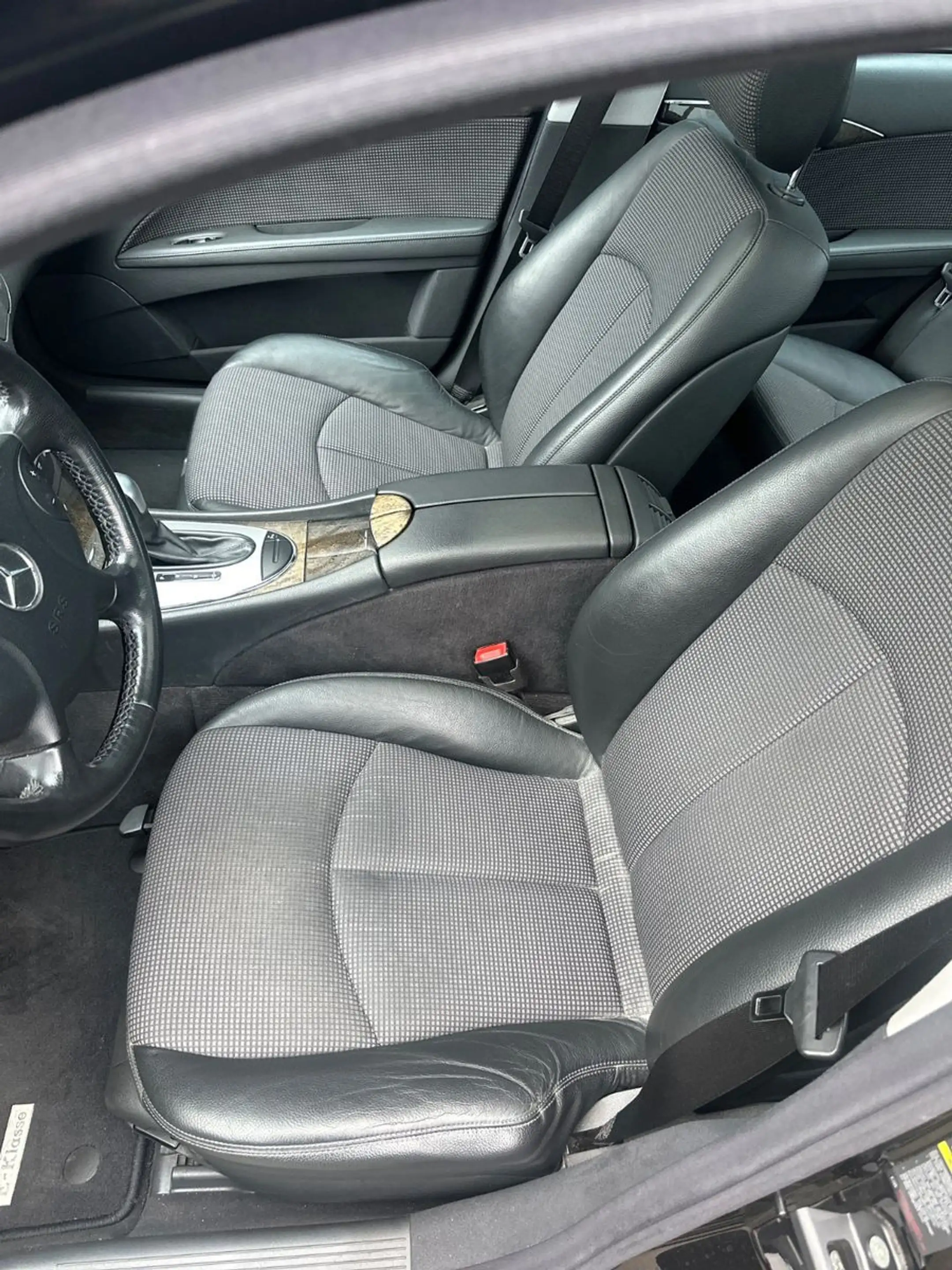 Mercedes-Benz E 220 CDI Automatik — photo 12