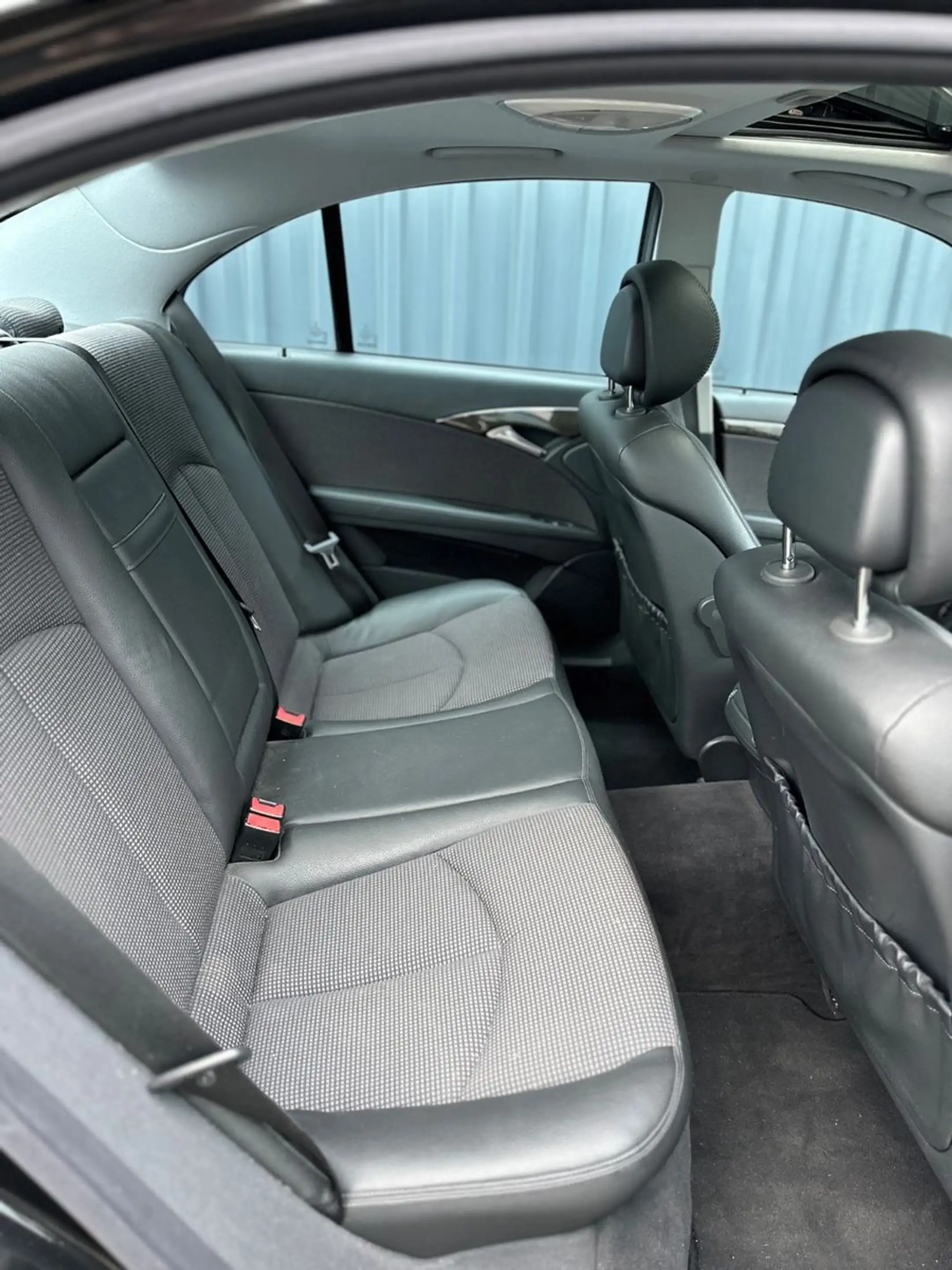 Mercedes-Benz E 220 CDI Automatik — photo 10