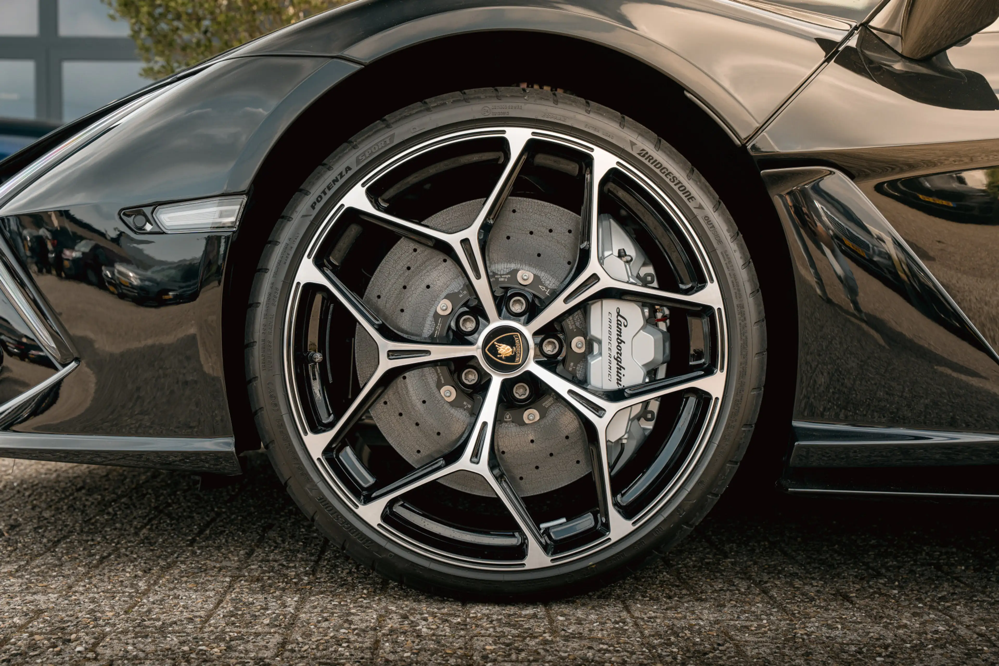 Lamborghini Revuelto Revuelto 6.5 1015 PK Coupe — photo 10