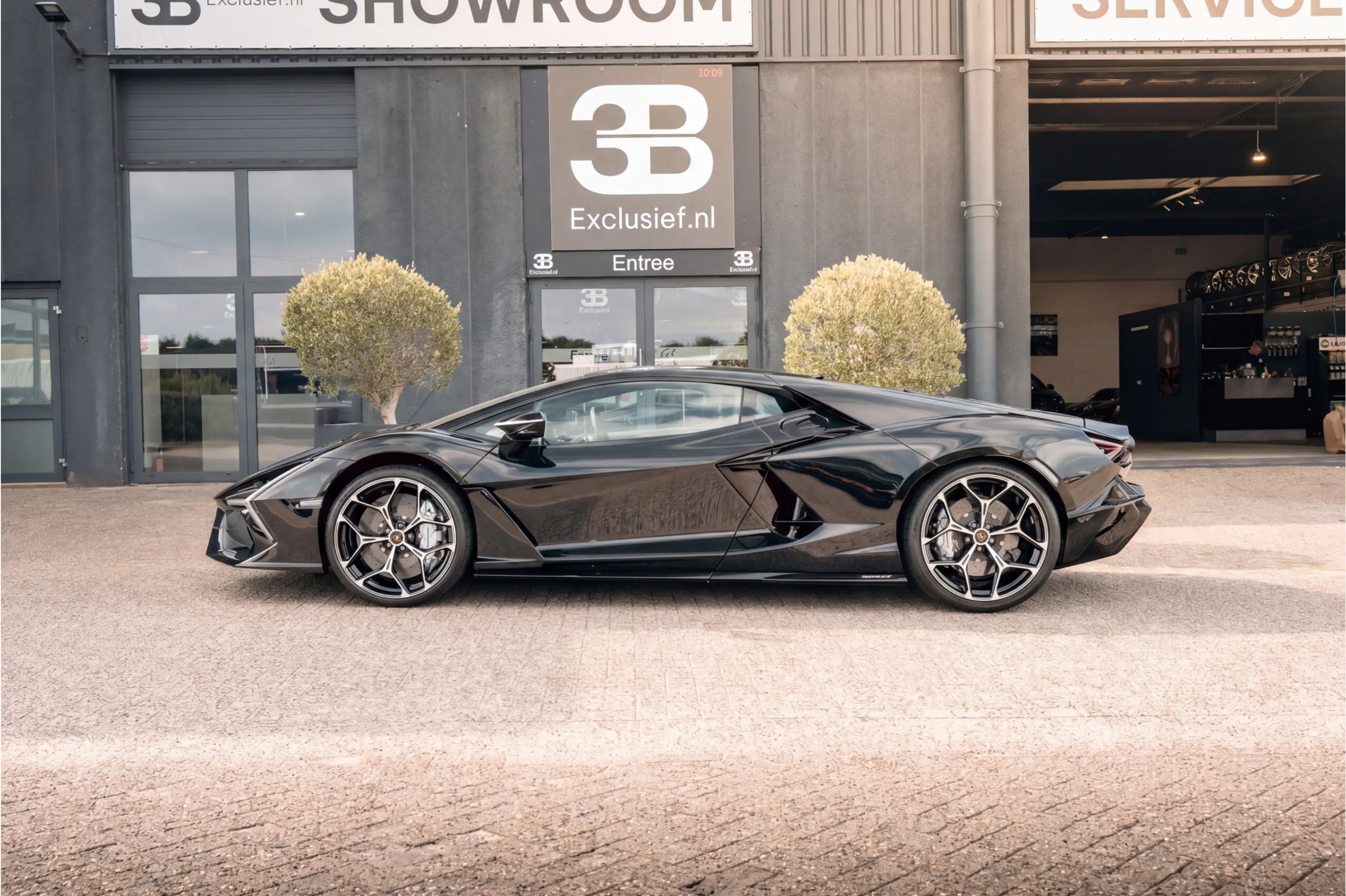 Lamborghini Revuelto Revuelto 6.5 1015 PK Coupe — photo 8