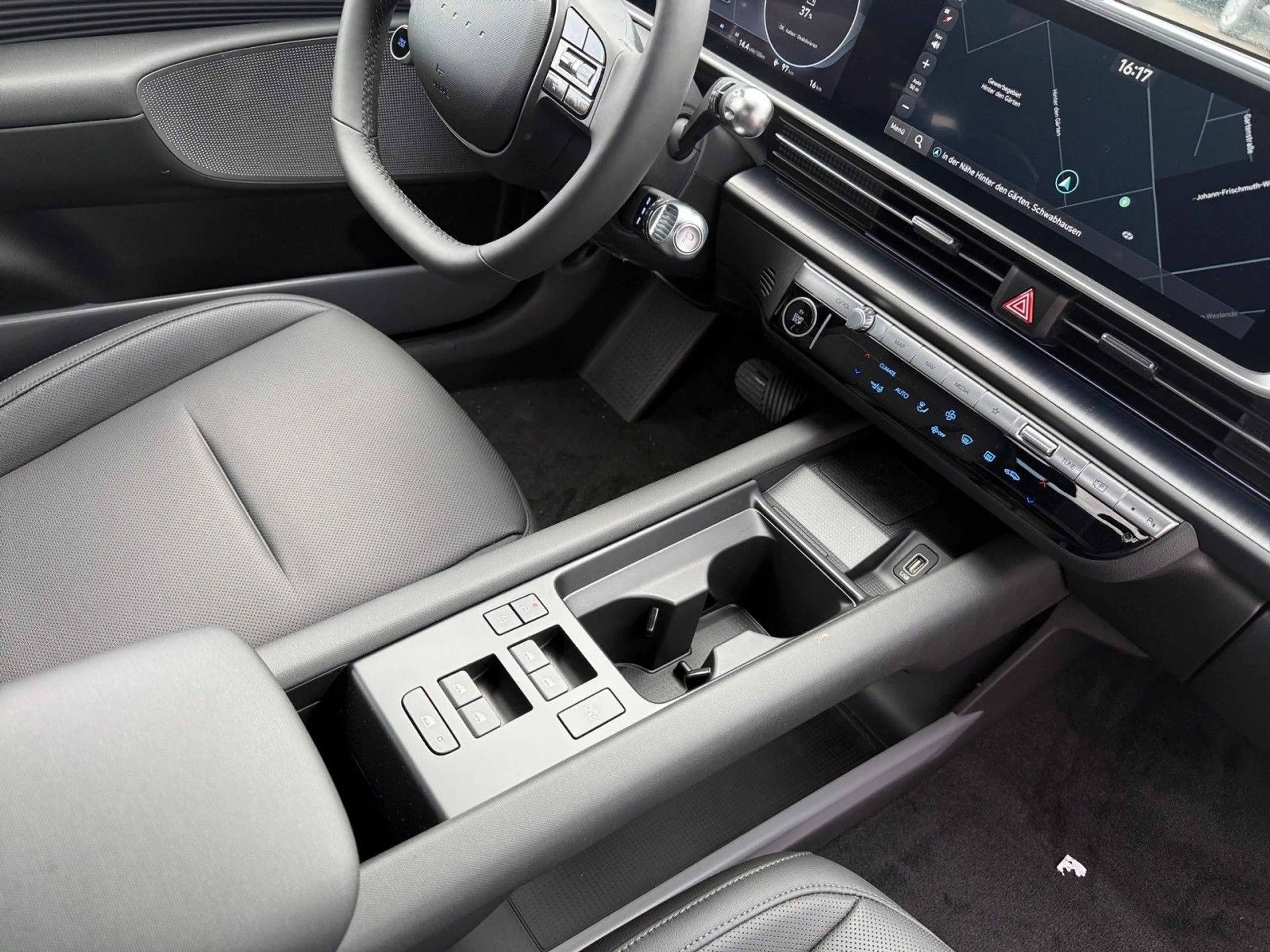 Hyundai IONIQ 6 77,4kWh Allrad TECHNIQ/Park/Sitz-Paket — photo 14
