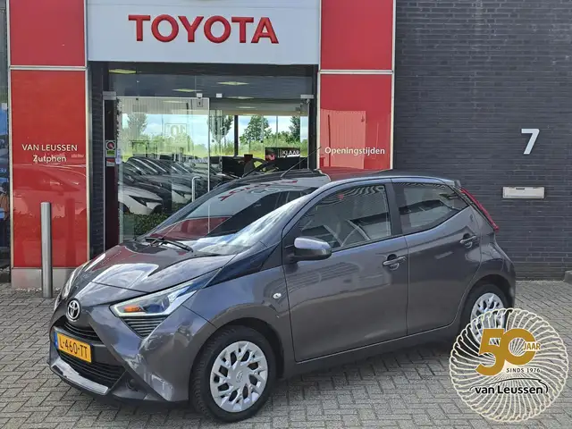 Toyota Aygo X X-PLAY AIRCO CAMERA APPLE/ANDROID AUDIO-STUURWIELB