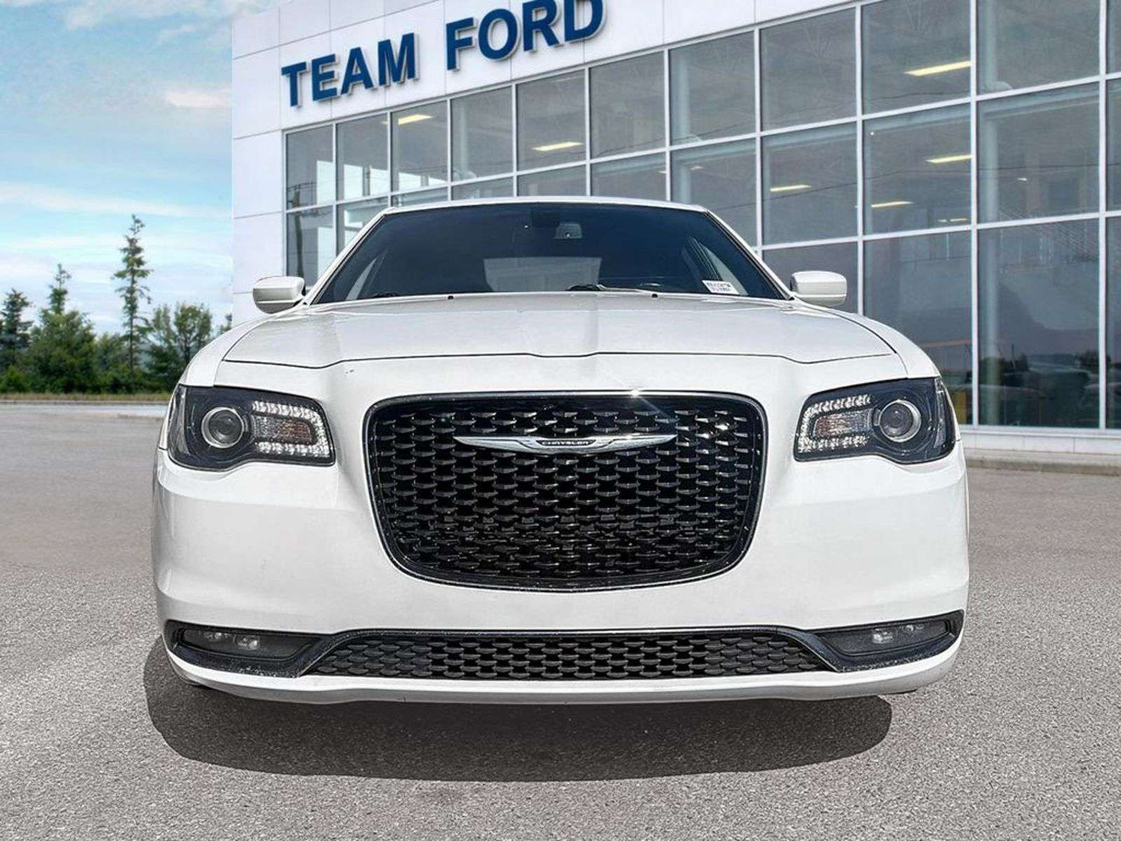2018 Chrysler 300 300S, 3.6L V6 ENG, HEATED FRONT SEATS, PADDLE SHIF — снимка 1