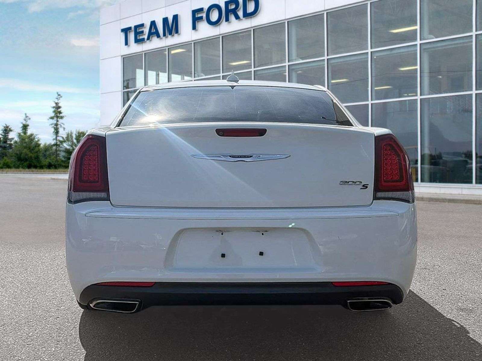 2018 Chrysler 300 300S, 3.6L V6 ENG, HEATED FRONT SEATS, PADDLE SHIF — снимка 1