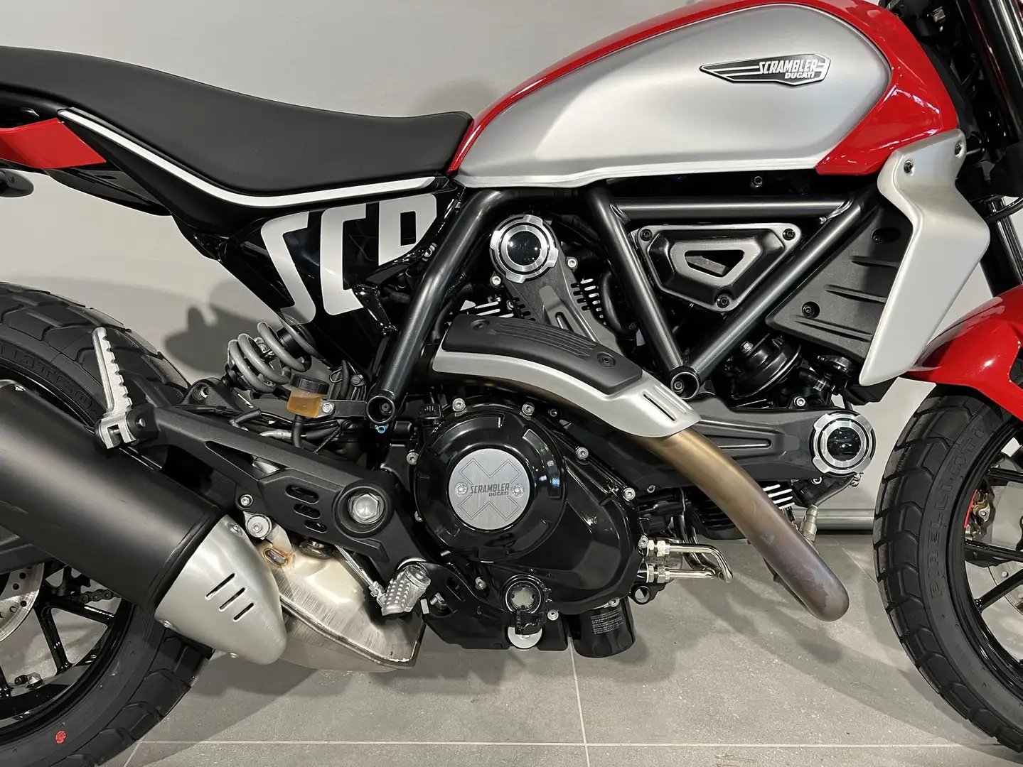 Ducati Scrambler ICON Rood - 2