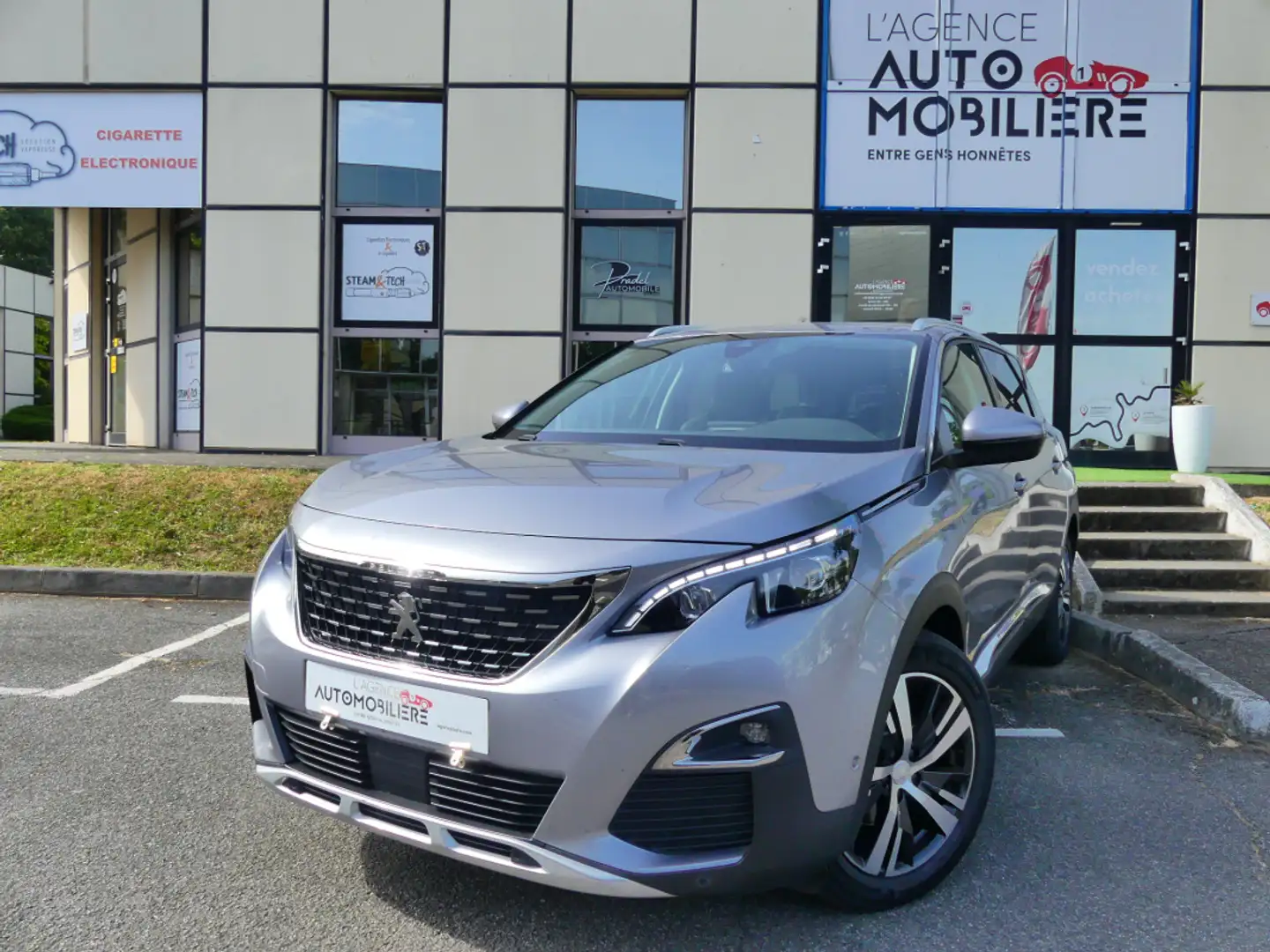 Peugeot 5008 1.5 BLUEHDI 130 S&S ALLURE BUSINESS 7 PLACES Gris - 1