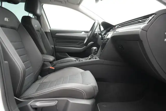 Volkswagen Passat view 7