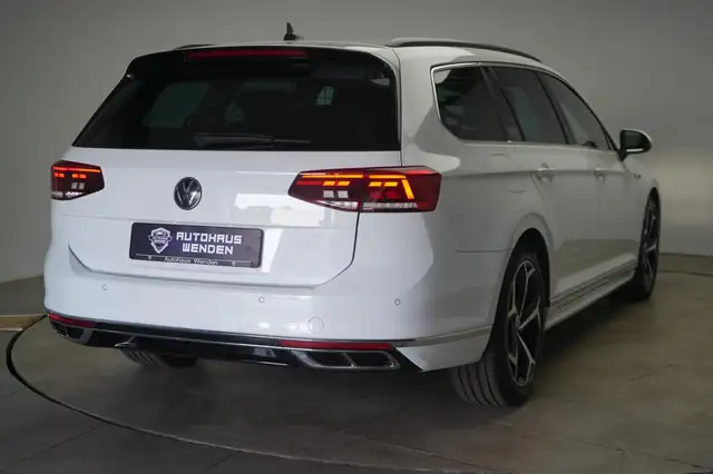 Volkswagen Passat view 6