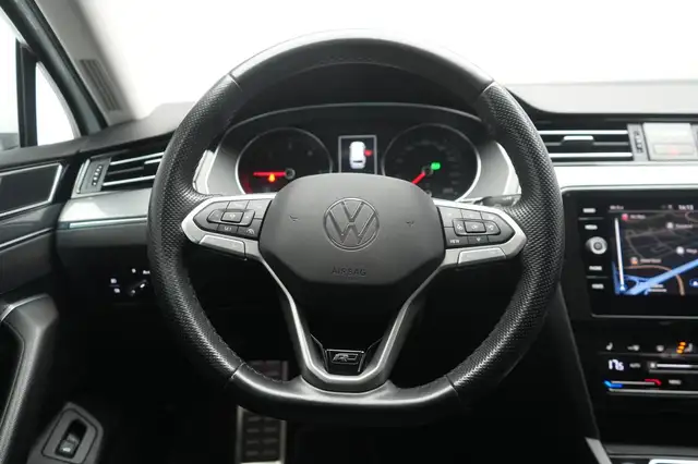 Volkswagen Passat view 15