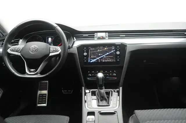Volkswagen Passat view 14