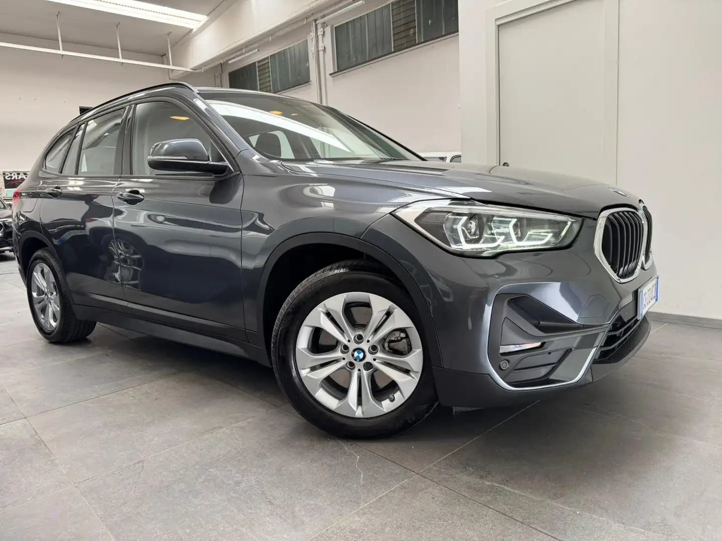 BMW X1 X1 F48 2019 xdrive25e Business Advantage auto Grey - 1