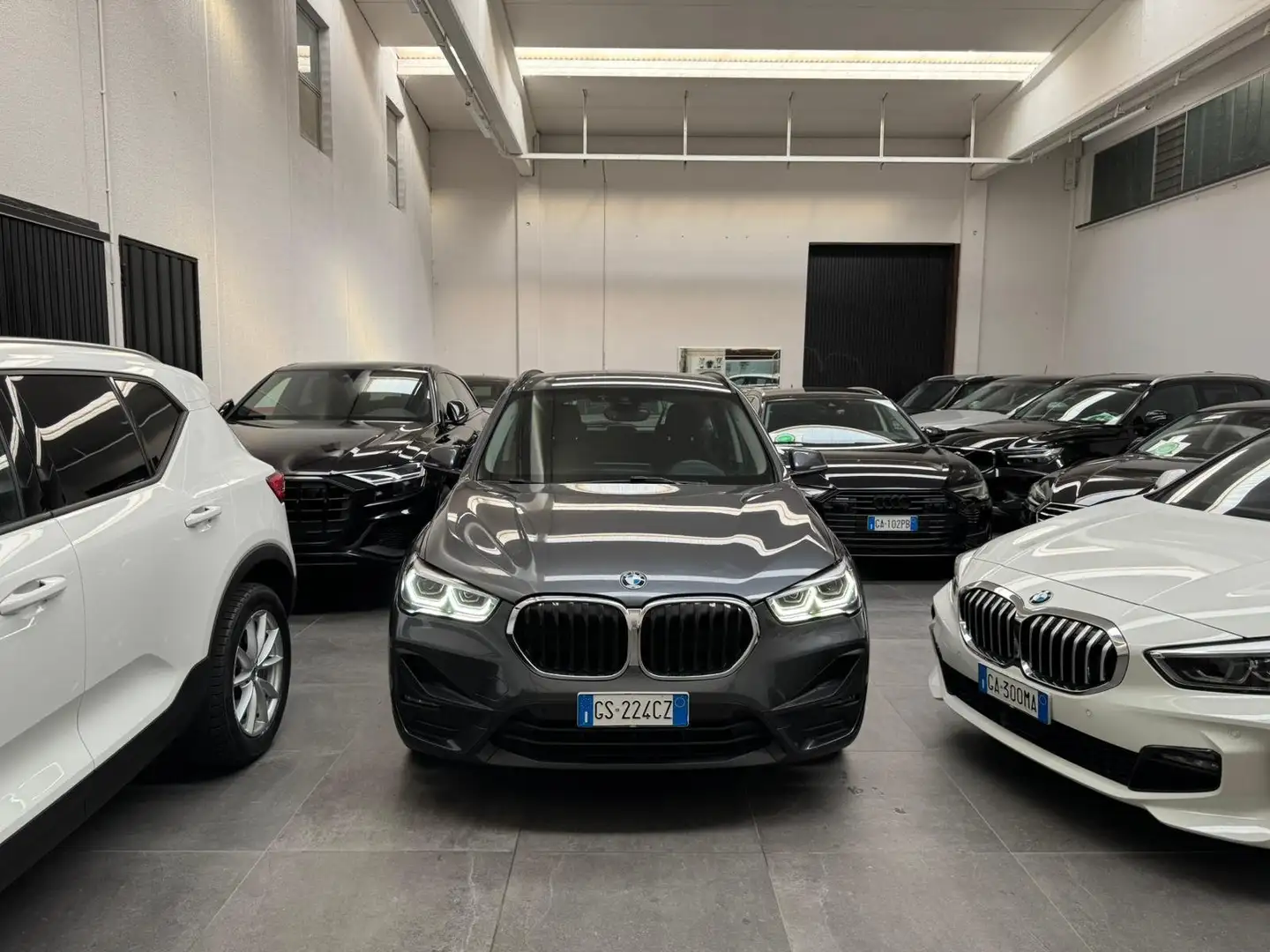 BMW X1 X1 F48 2019 xdrive25e Business Advantage auto Grey - 2