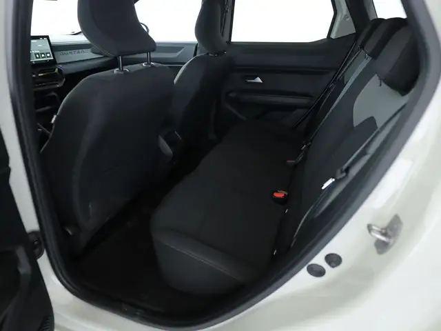 Dacia Duster view 12