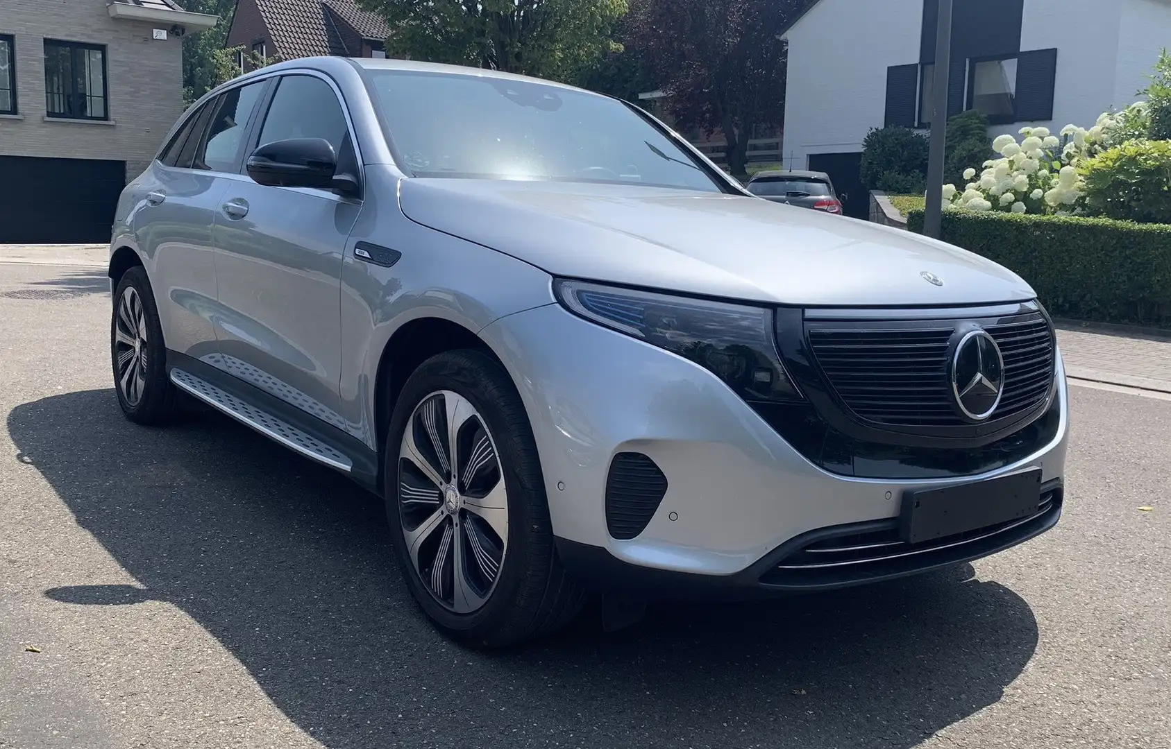 Mercedes-Benz EQC 400 4Matic/Edition Spéciale 1886/Navi/Burmester... Gris - 2