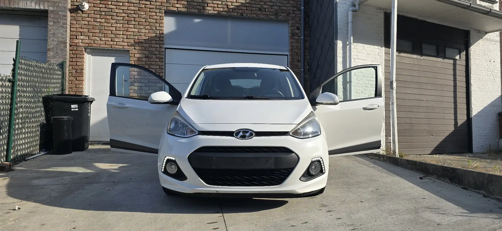 Hyundai i10 1.0 Automatik Trend - 1