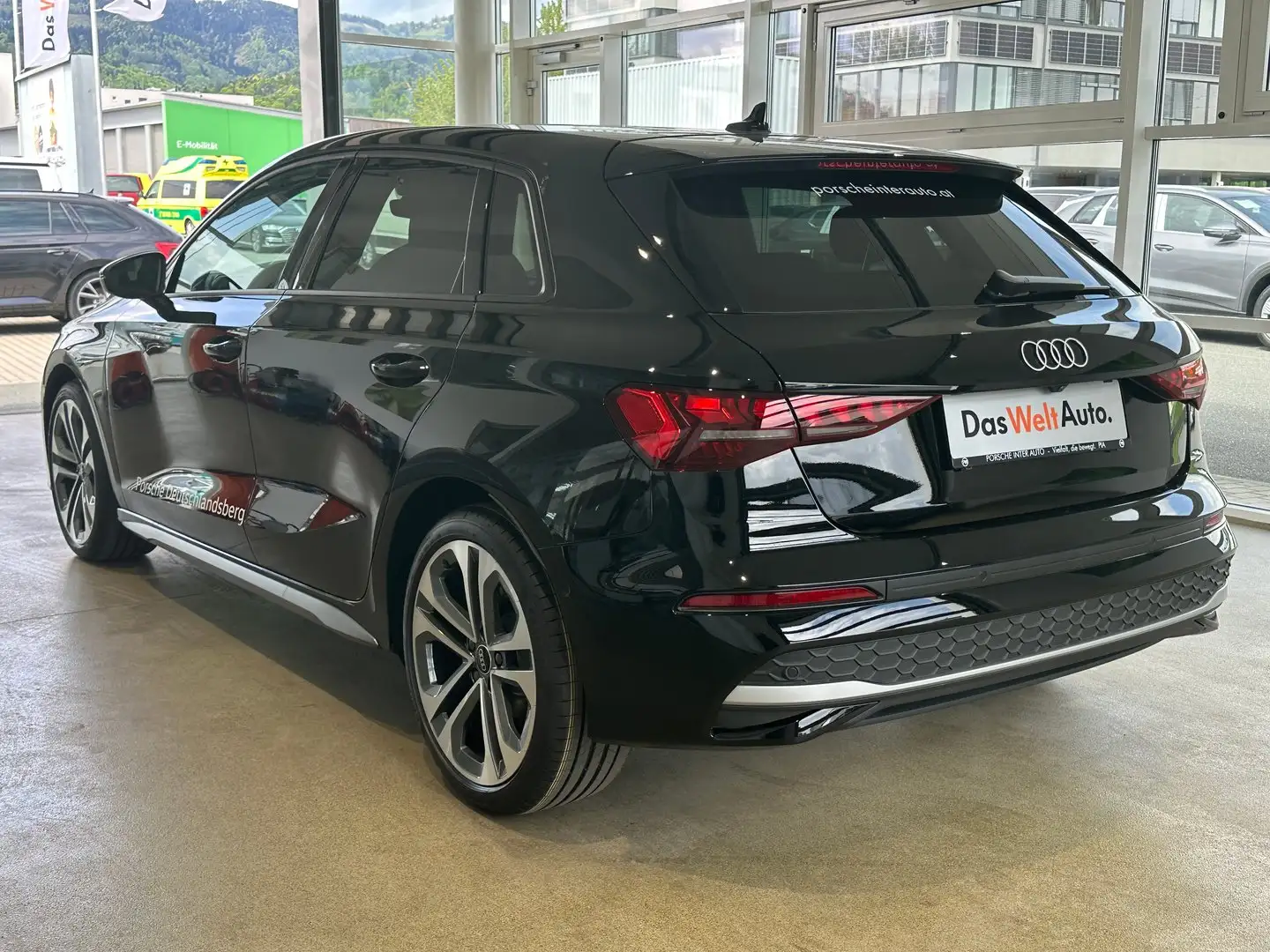 Audi A3 30 TFSI Noir - 2