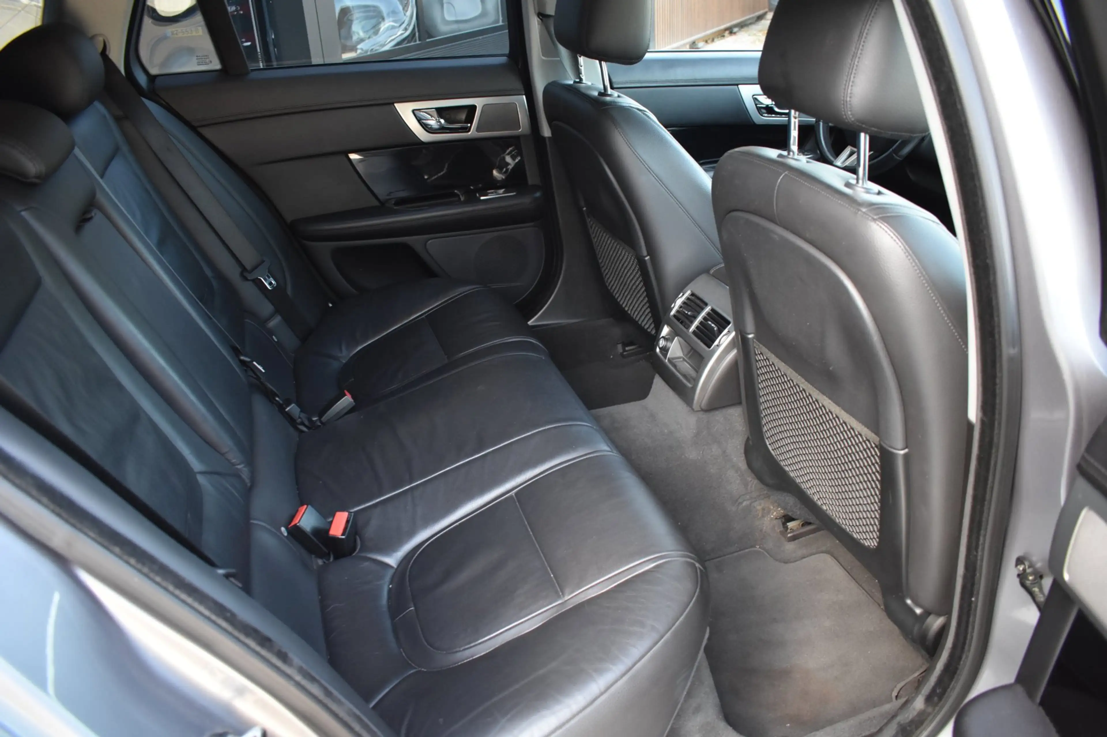 Jaguar XF Sportbrake 2.2D Premium Business Edition '13 Xenon — photo 5