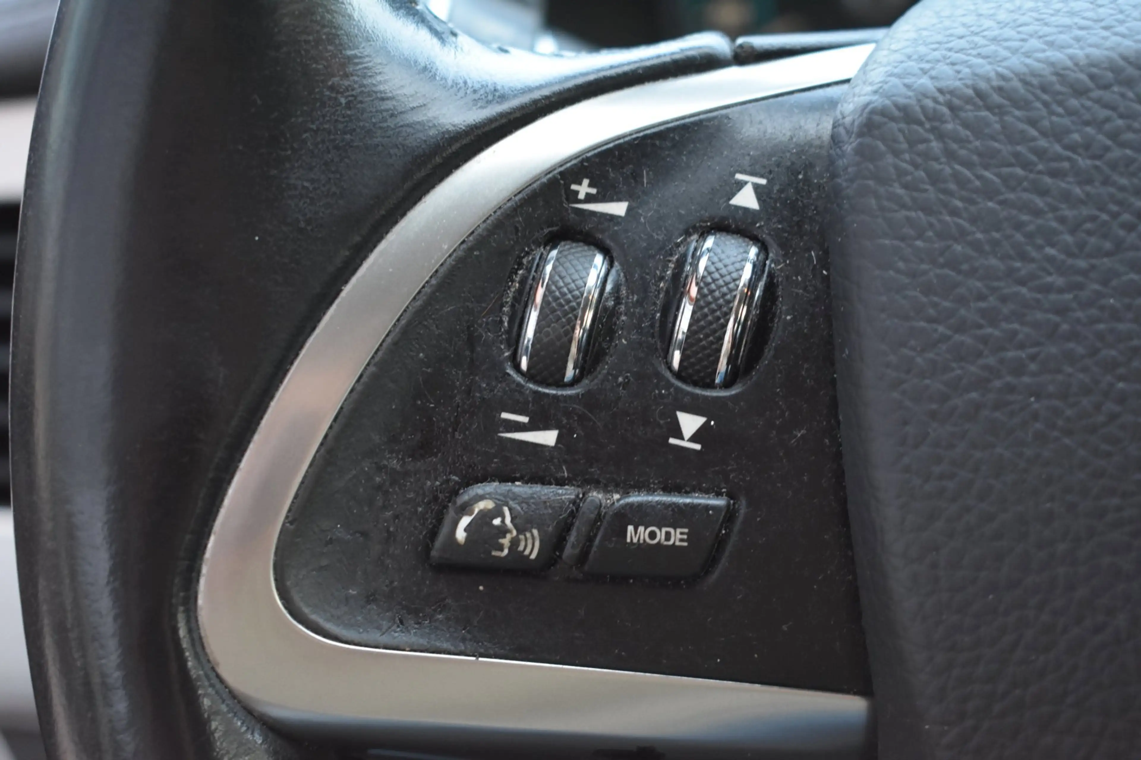 Jaguar XF Sportbrake 2.2D Premium Business Edition '13 Xenon — photo 14