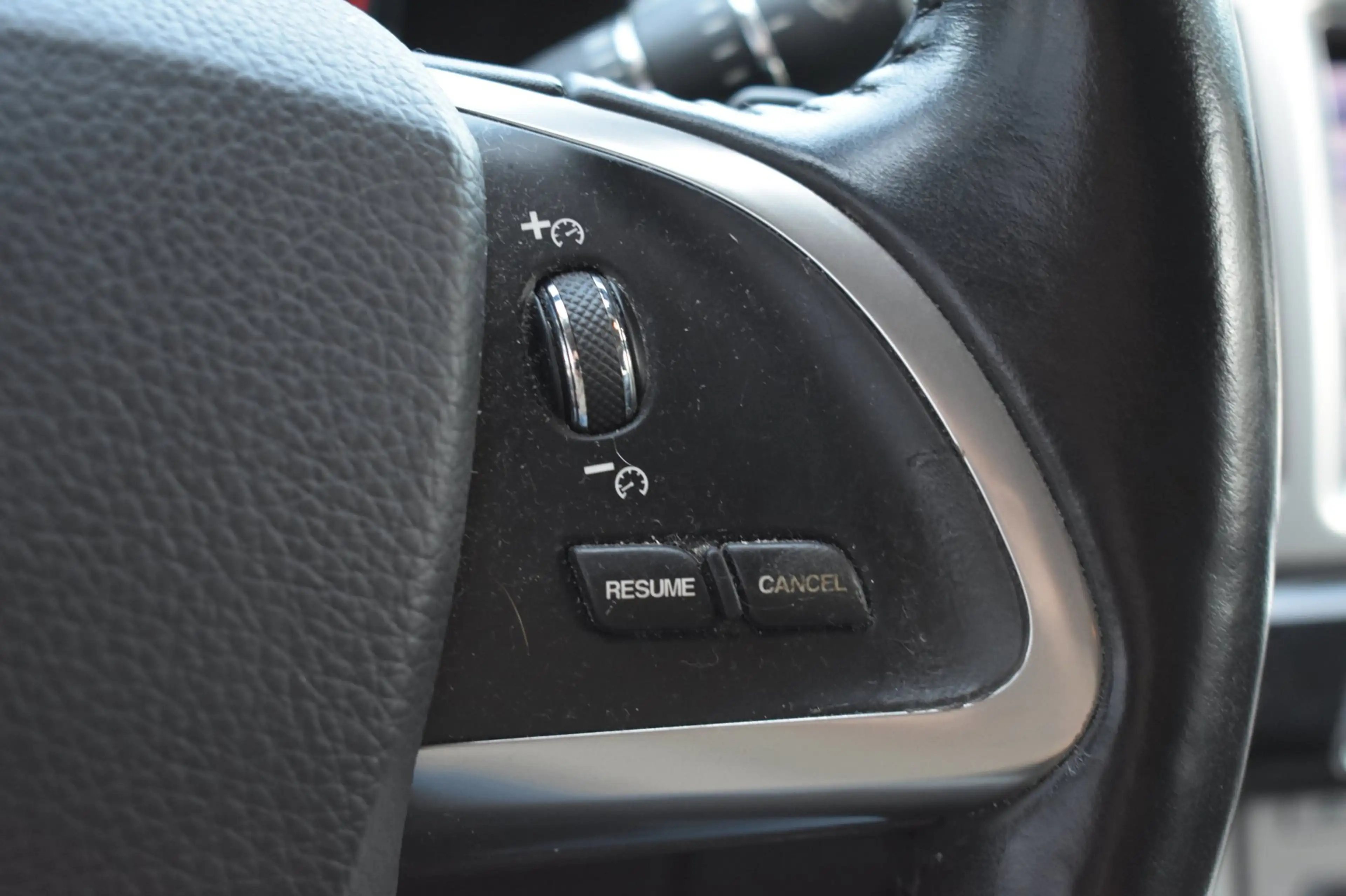 Jaguar XF Sportbrake 2.2D Premium Business Edition '13 Xenon — photo 15