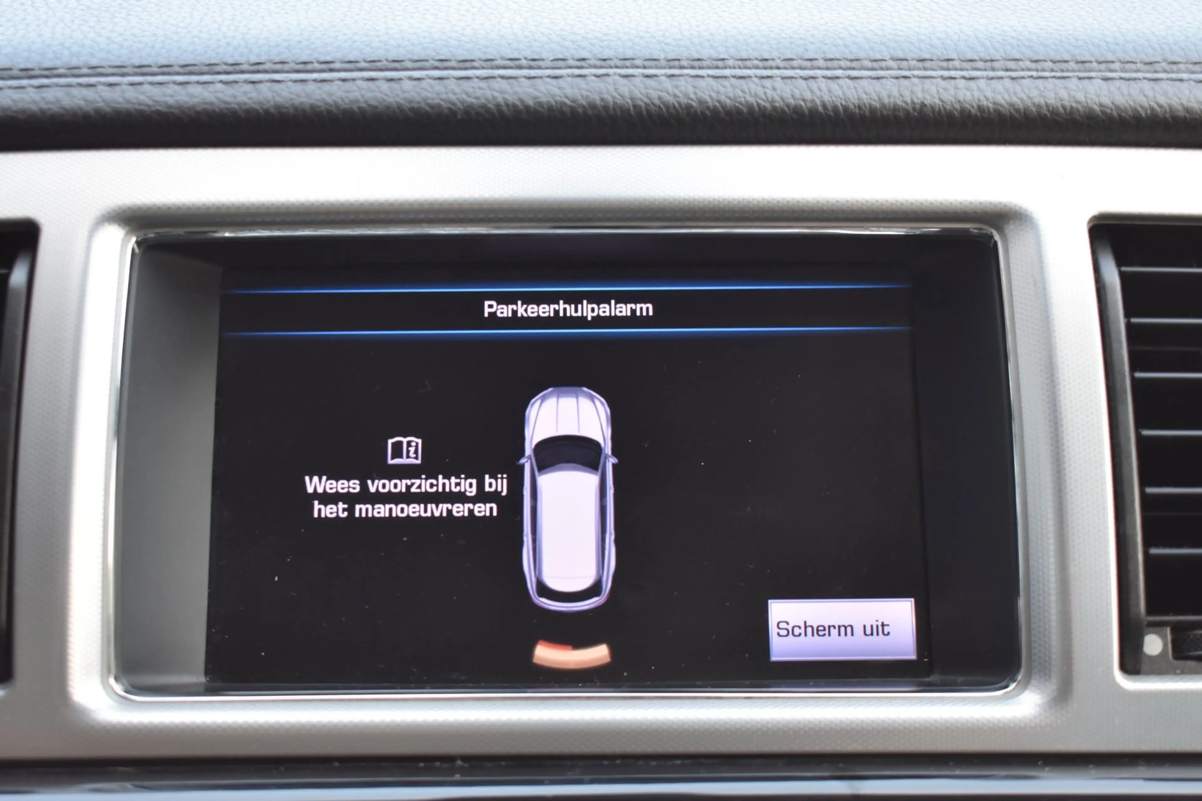 Jaguar XF Sportbrake 2.2D Premium Business Edition '13 Xenon — photo 20