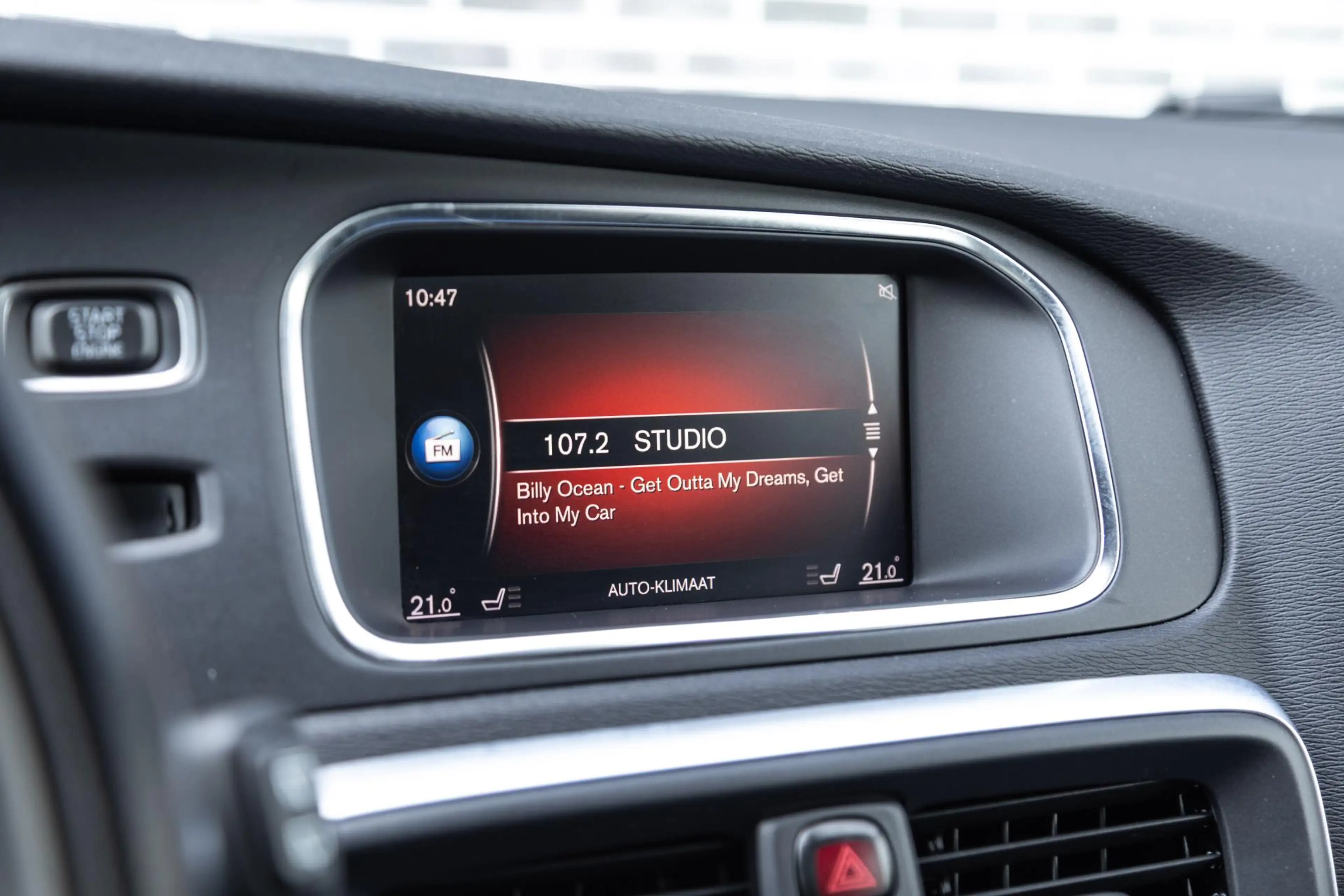 Volvo V40 2.0 T4 Business Sport | R-Design | Panoramadak | A — photo 11