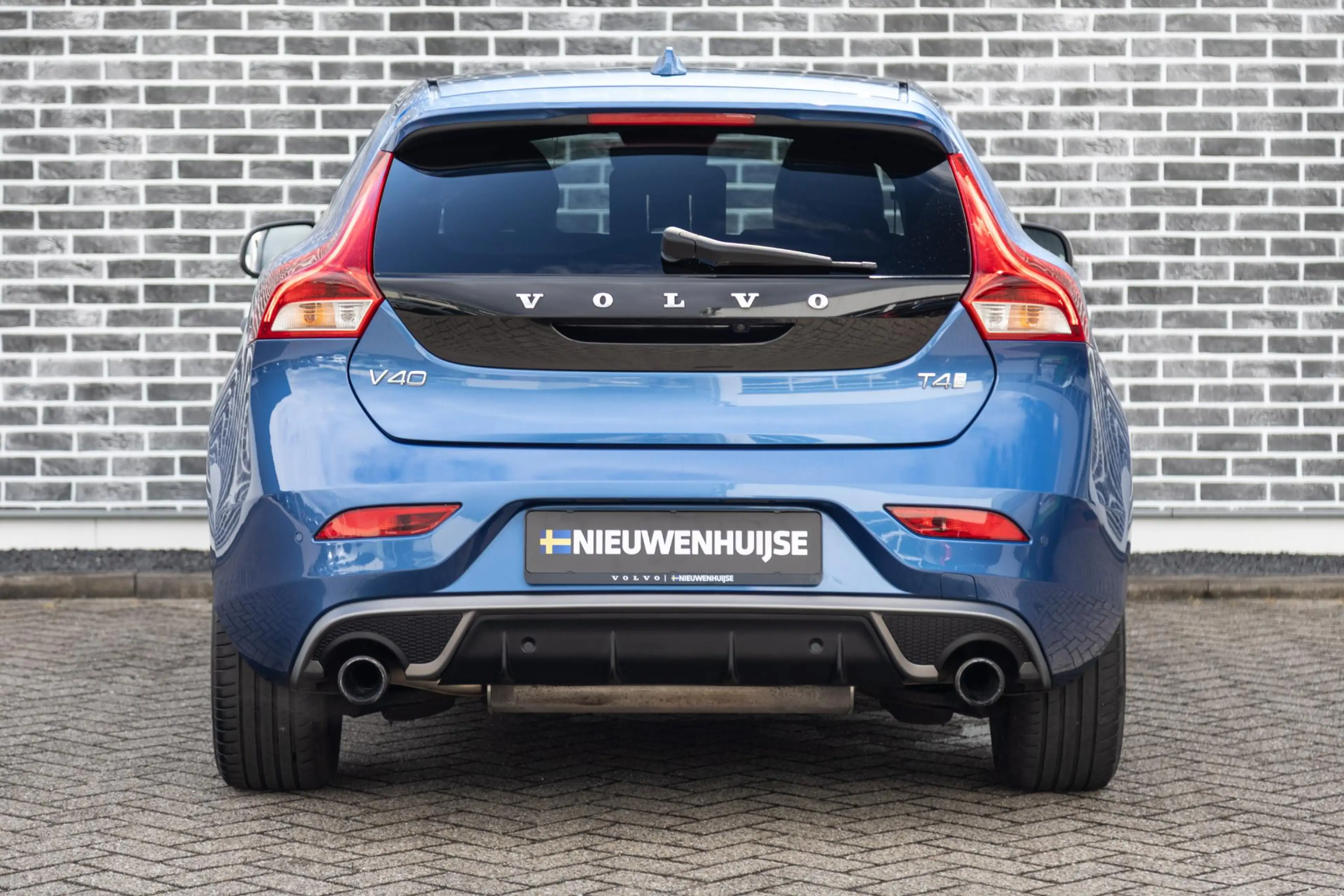 Volvo V40 2.0 T4 Business Sport | R-Design | Panoramadak | A — photo 6