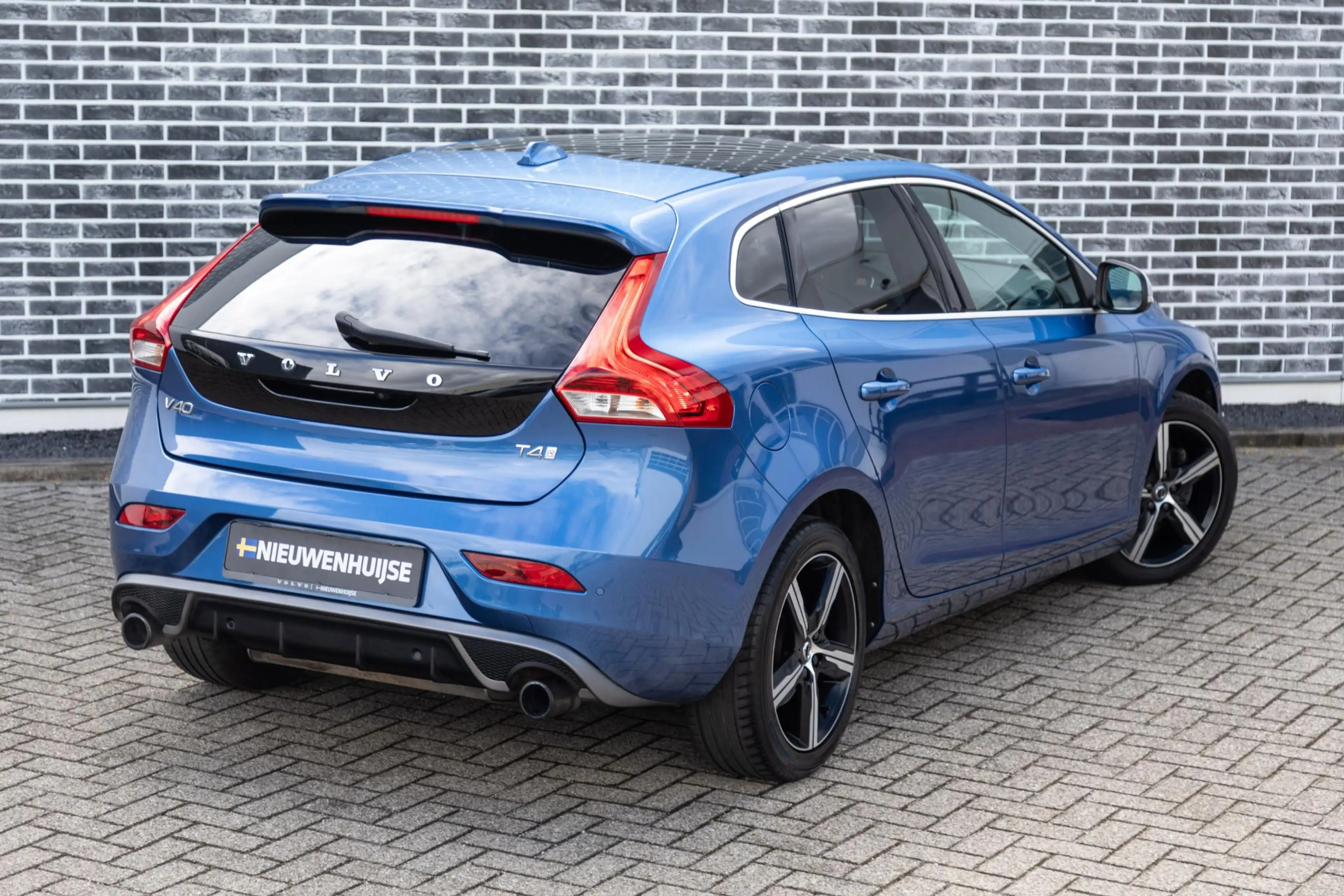 Volvo V40 2.0 T4 Business Sport | R-Design | Panoramadak | A — photo 8