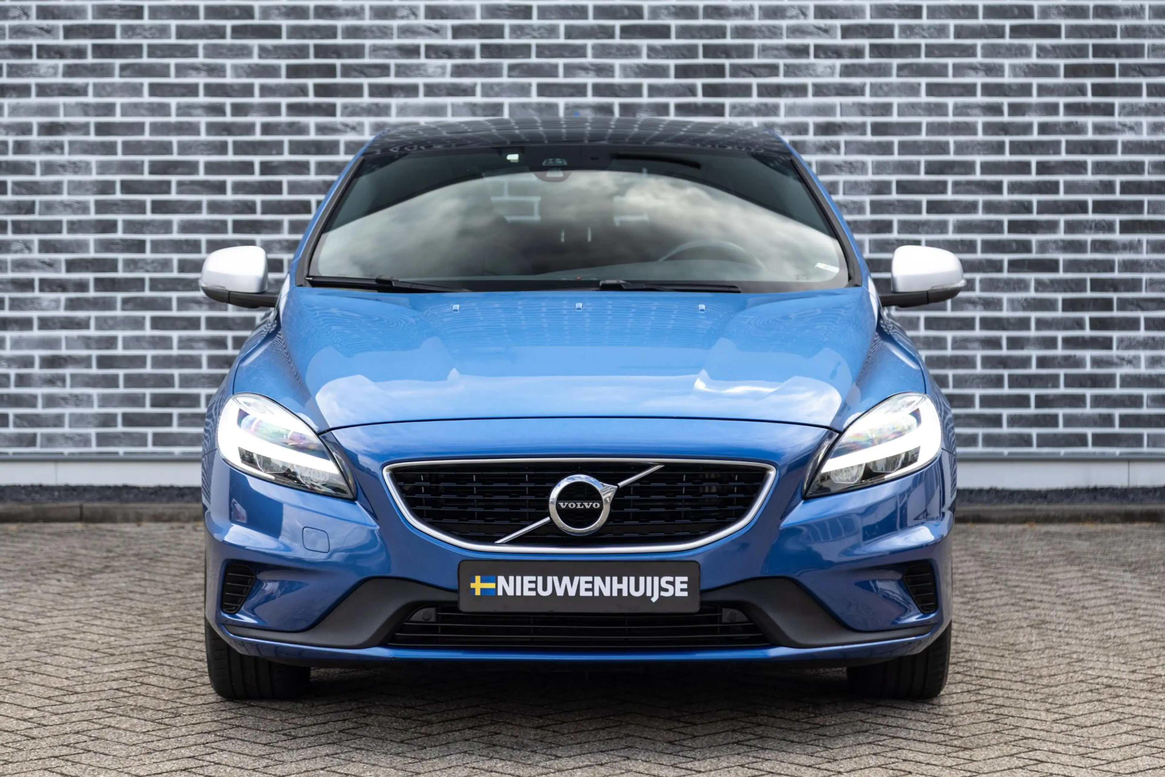 Volvo V40 2.0 T4 Business Sport | R-Design | Panoramadak | A — photo 7