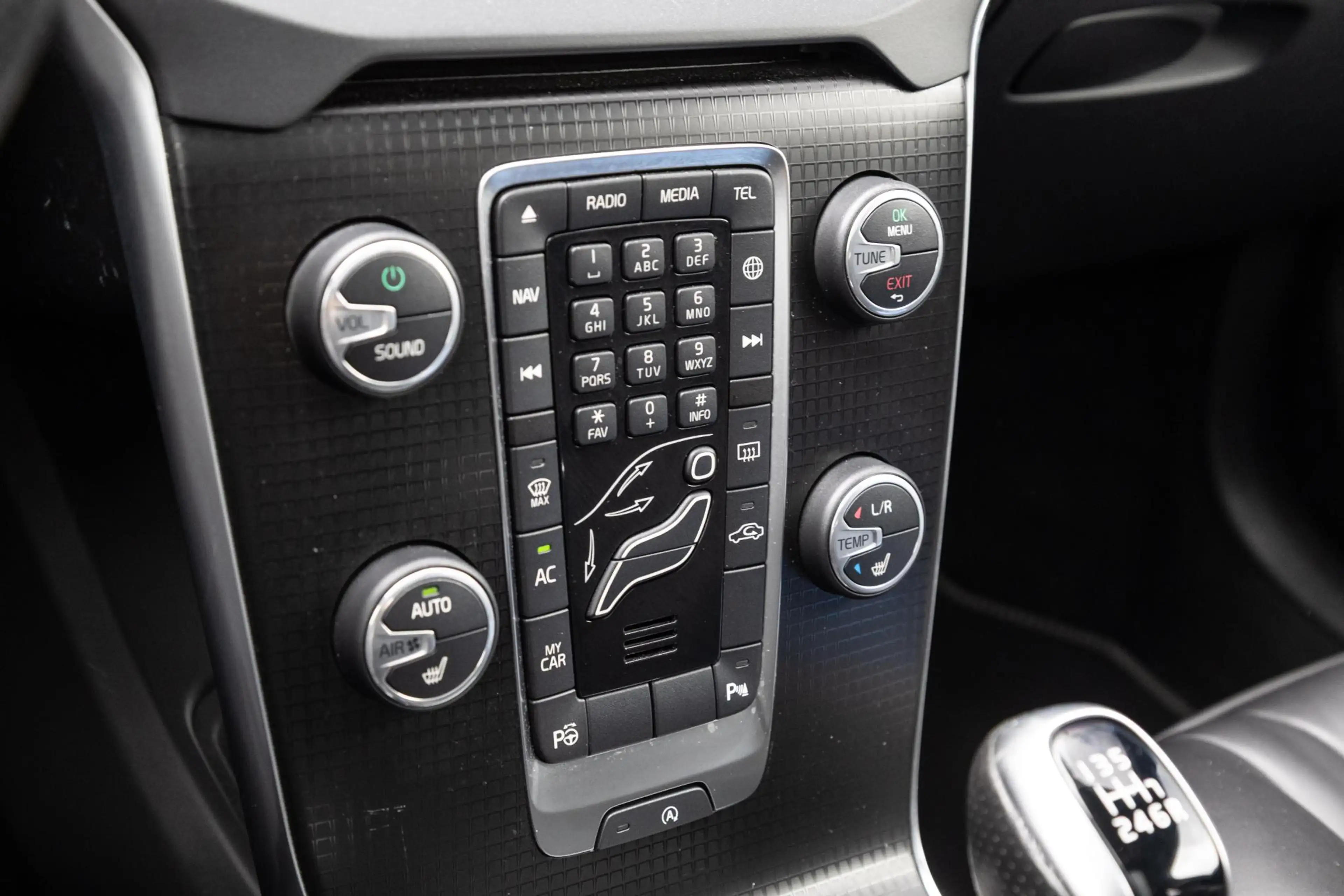 Volvo V40 2.0 T4 Business Sport | R-Design | Panoramadak | A — photo 15