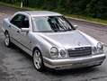 Mercedes-Benz E 220 E 220 Aut. Silber - thumbnail 1