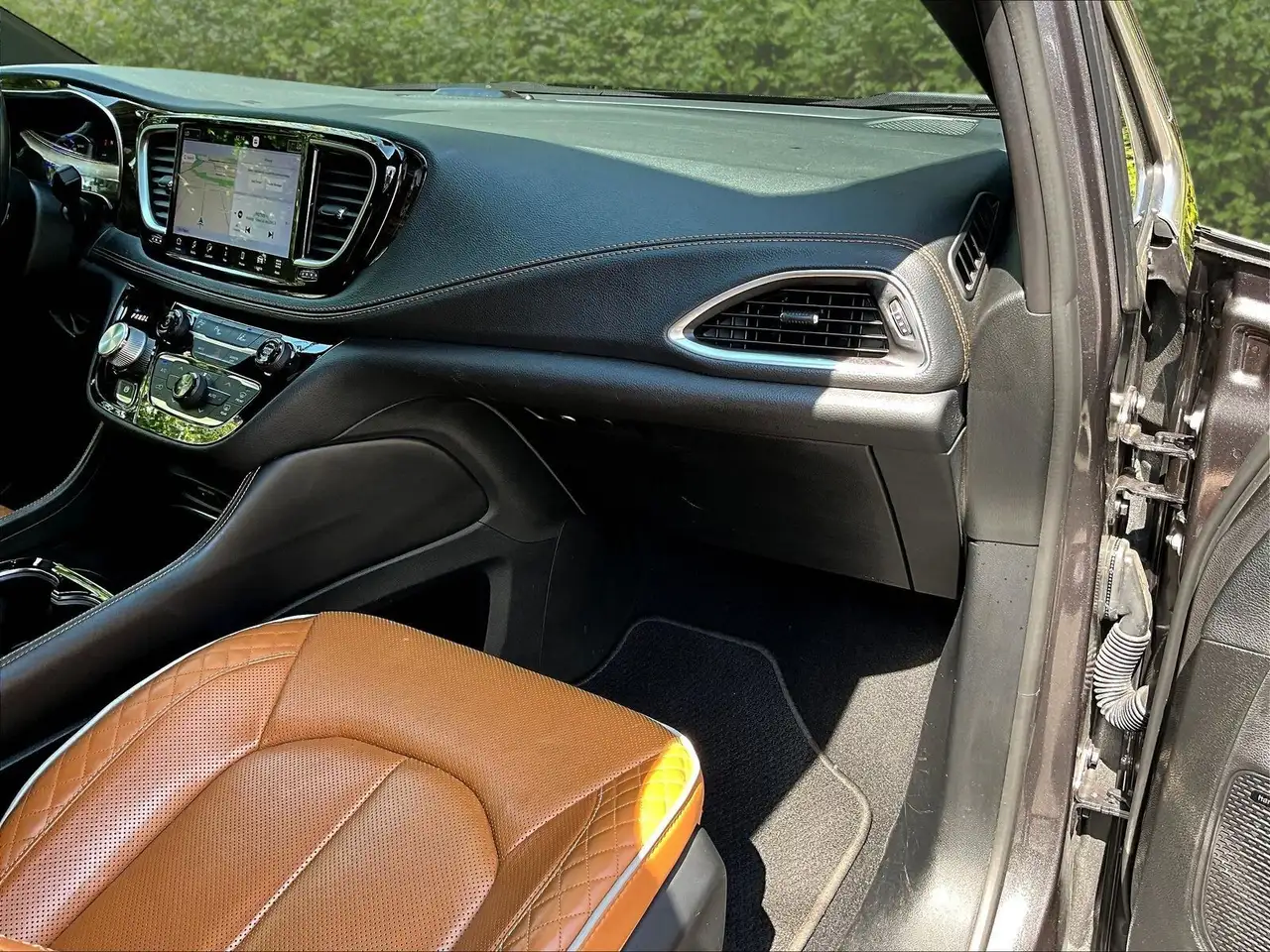Chrysler Pacifica photo Chrysler Pacifica