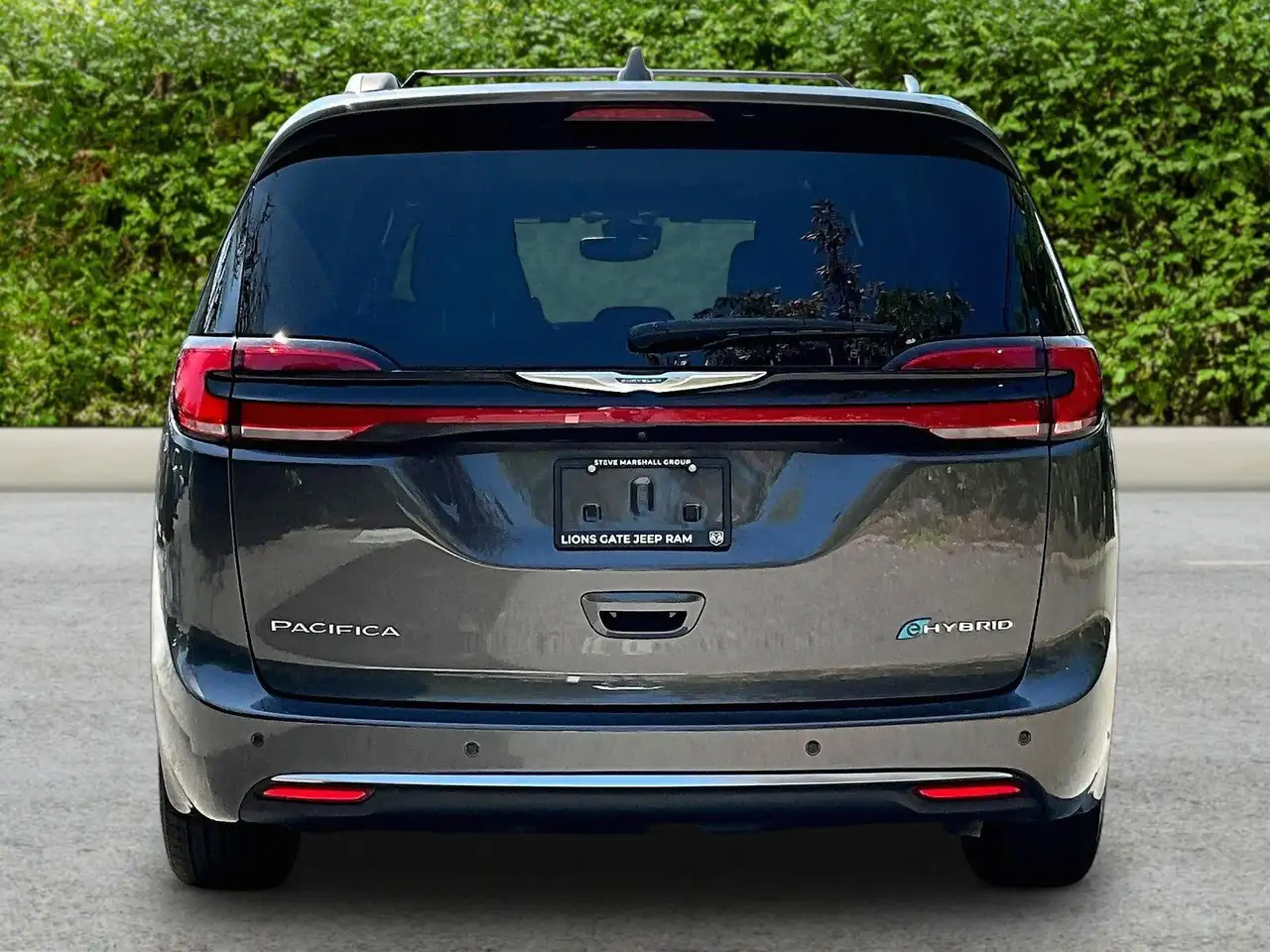 Chrysler Pacifica photo Chrysler Pacifica