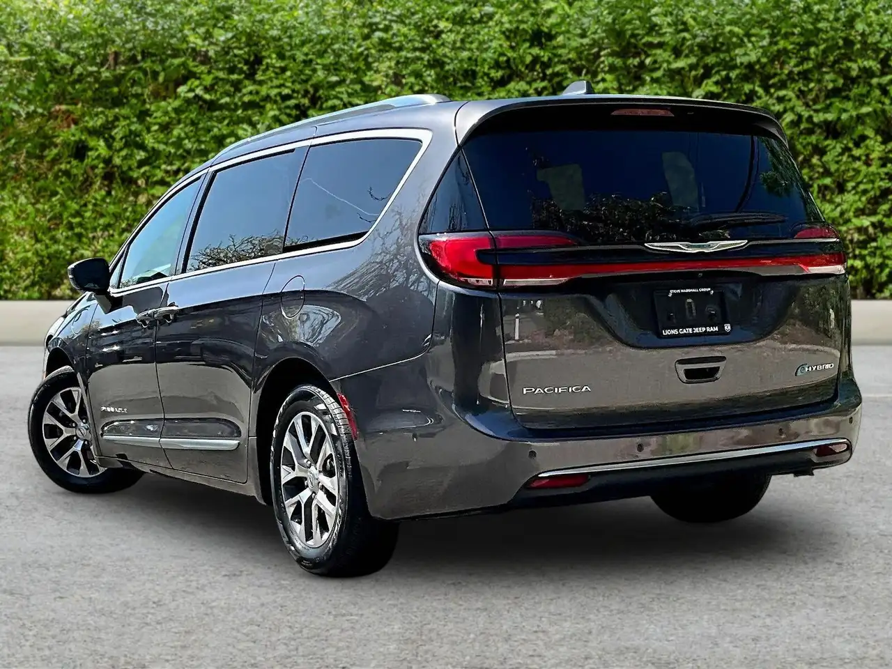 Chrysler Pacifica photo Chrysler Pacifica