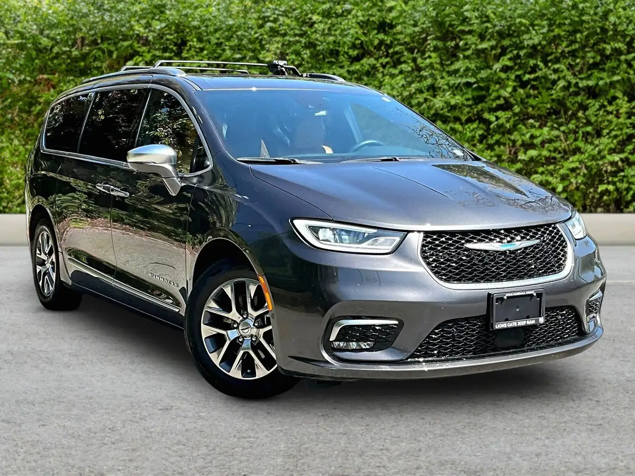 Chrysler Pacifica photo Chrysler Pacifica