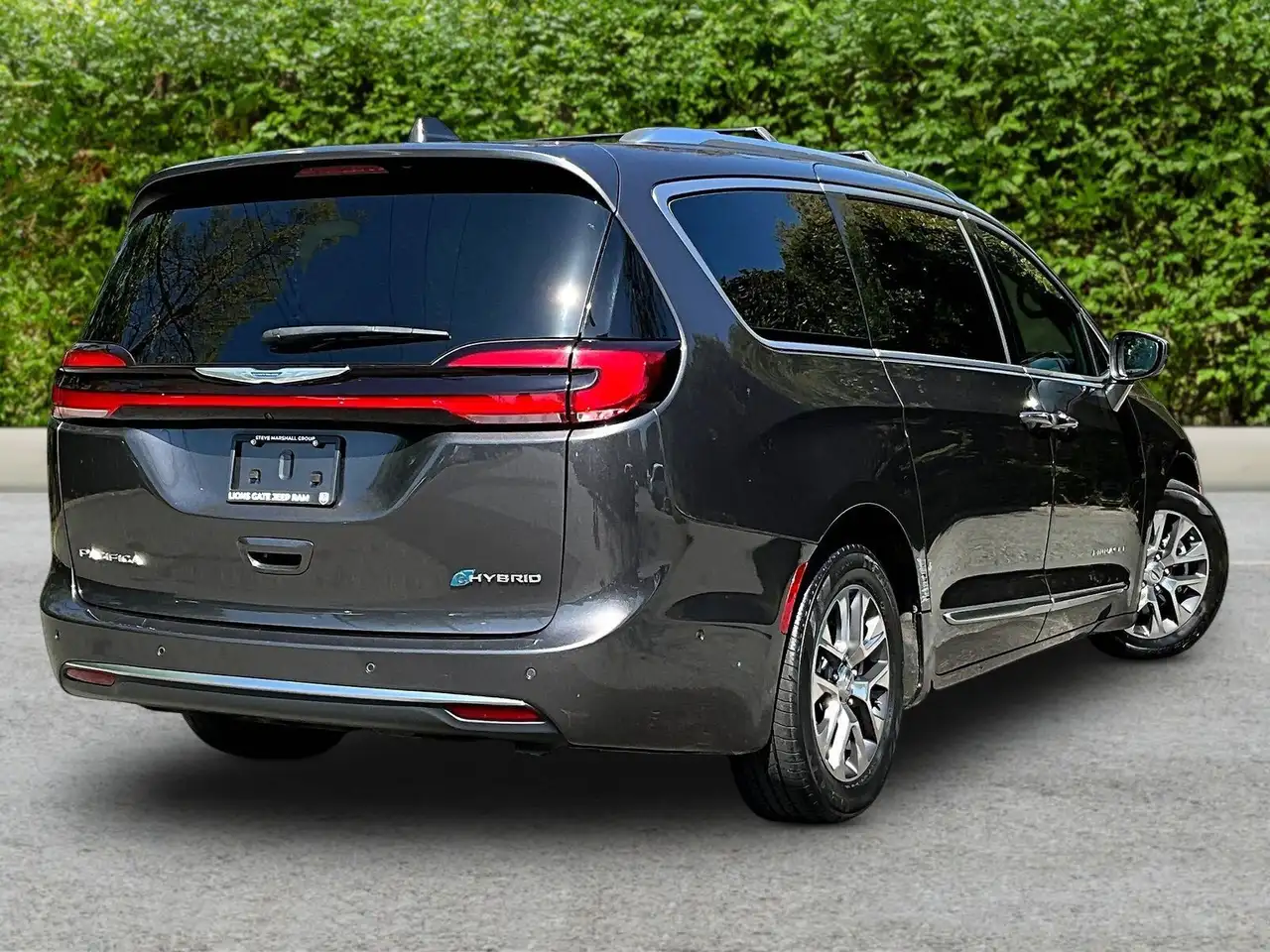 Chrysler Pacifica photo Chrysler Pacifica