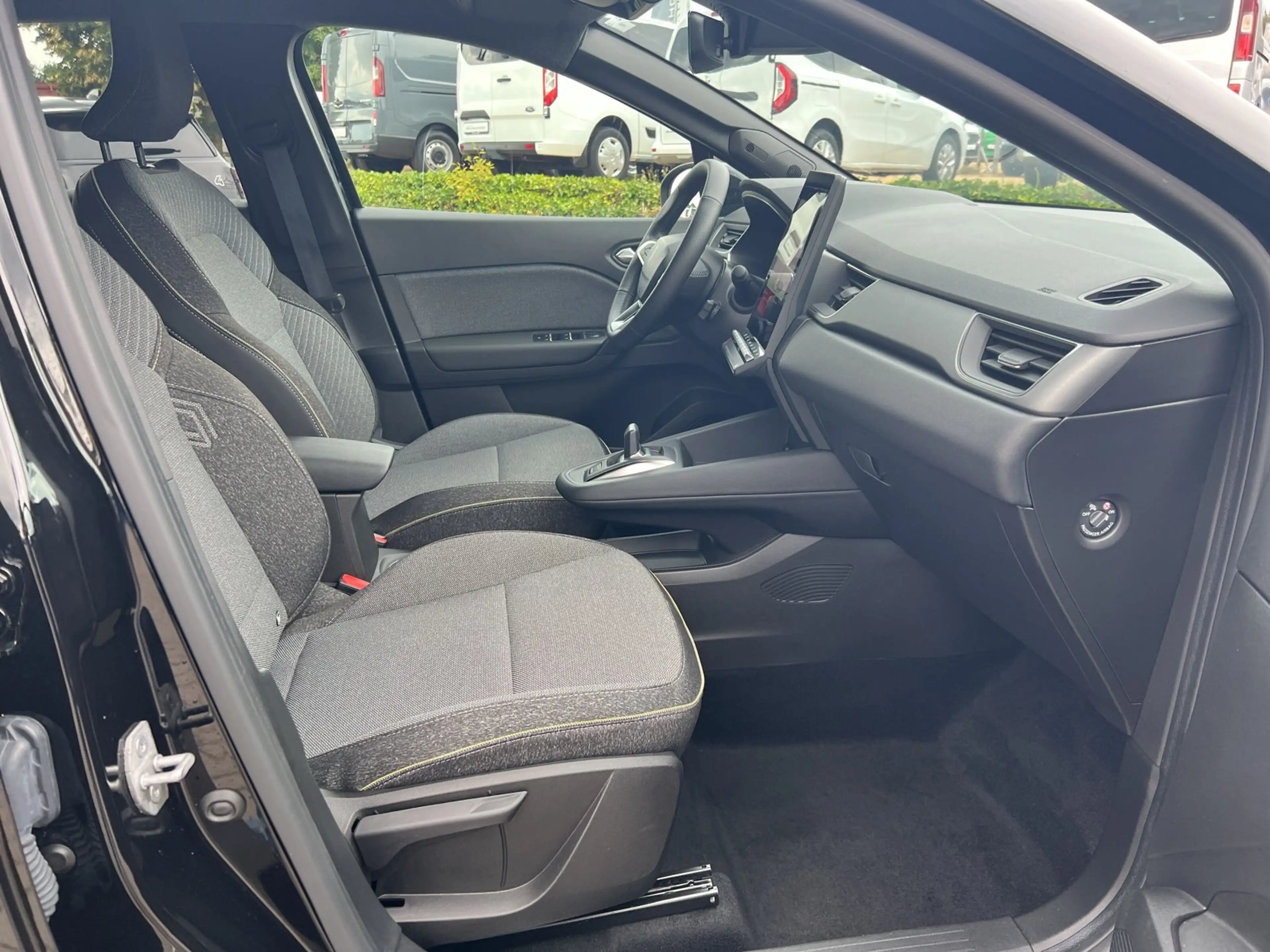 Renault Symbioz E-TECH Full Hybrid 160 Techno GJR+RFK+SHZ+LED — photo 9