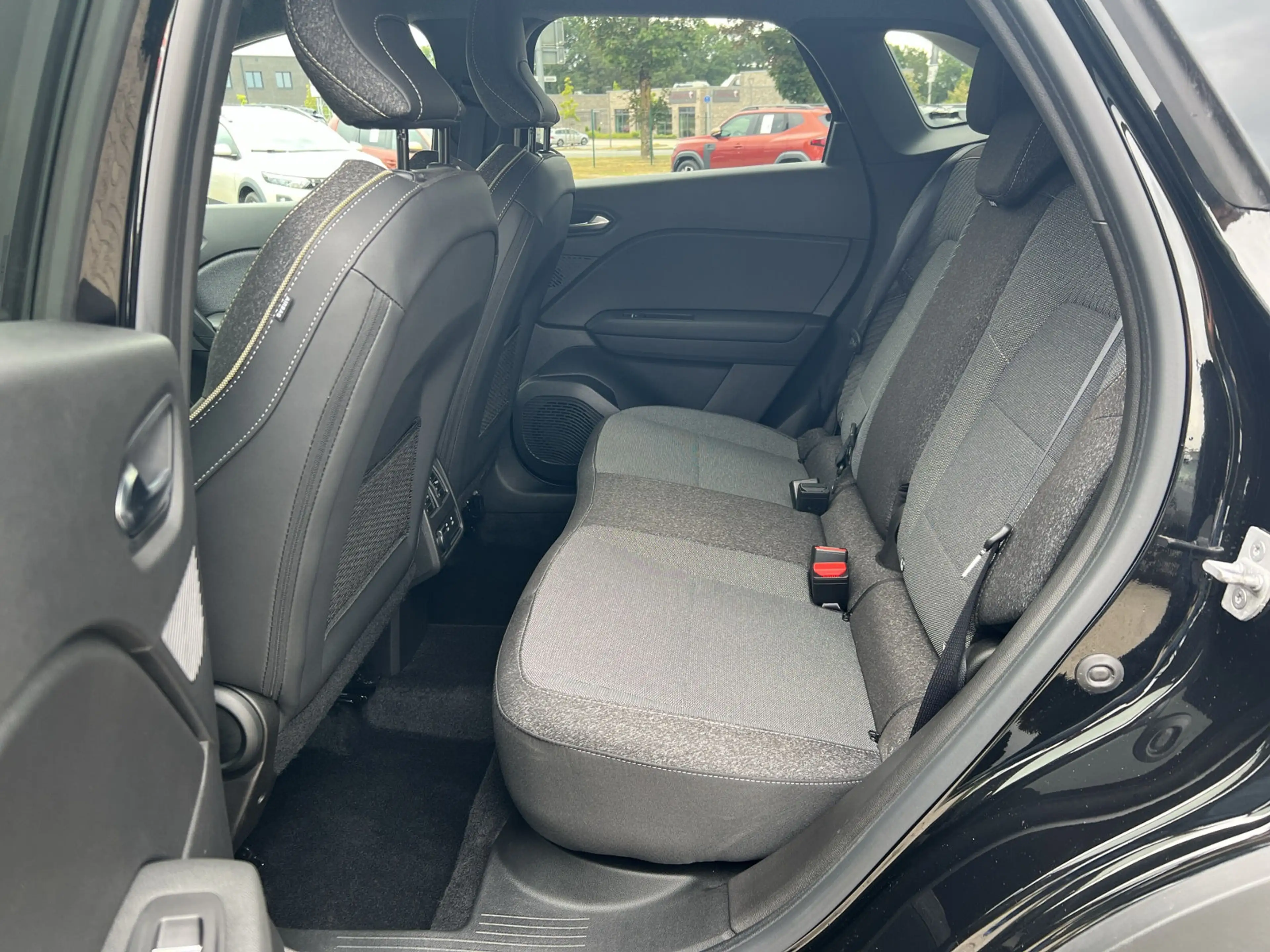 Renault Symbioz E-TECH Full Hybrid 160 Techno GJR+RFK+SHZ+LED — photo 10