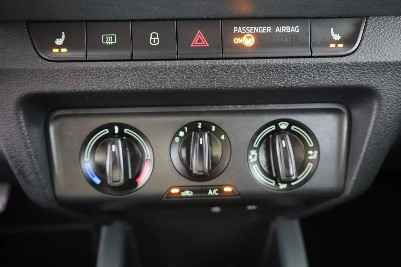 Skoda Fabia 1.0 MPI Cool Plus Klima Sitzheizung DAB, миниатюра 12