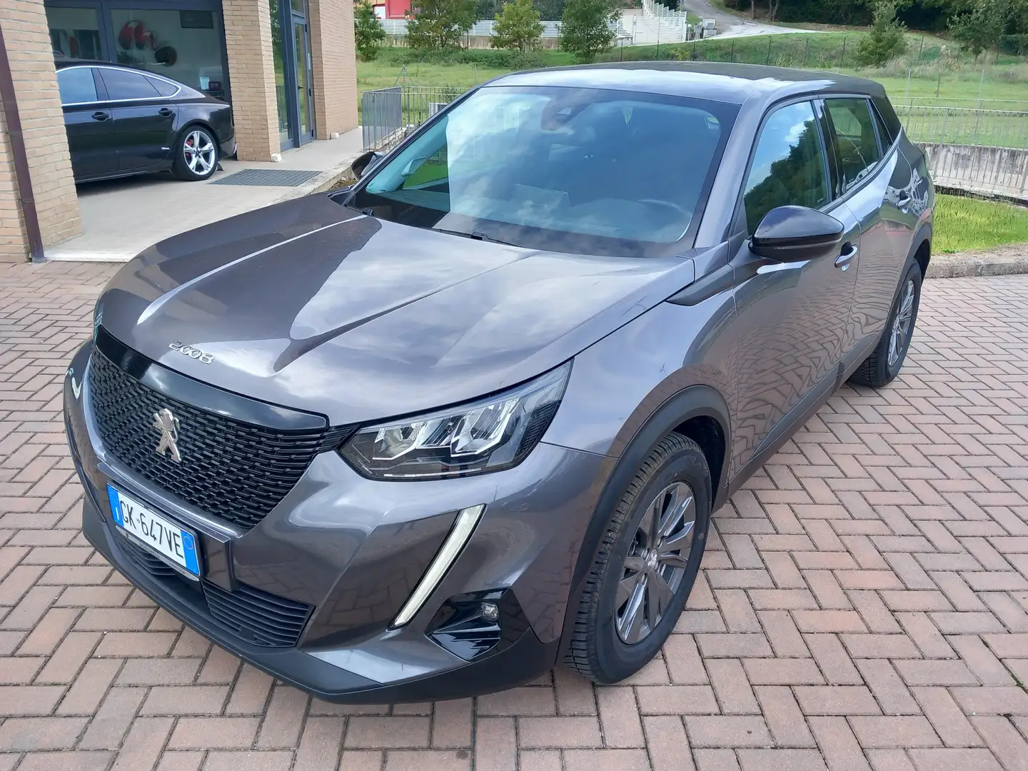 Peugeot 2008 2008 II 2020 1.2 puretech Active Pack s Grijs - 1