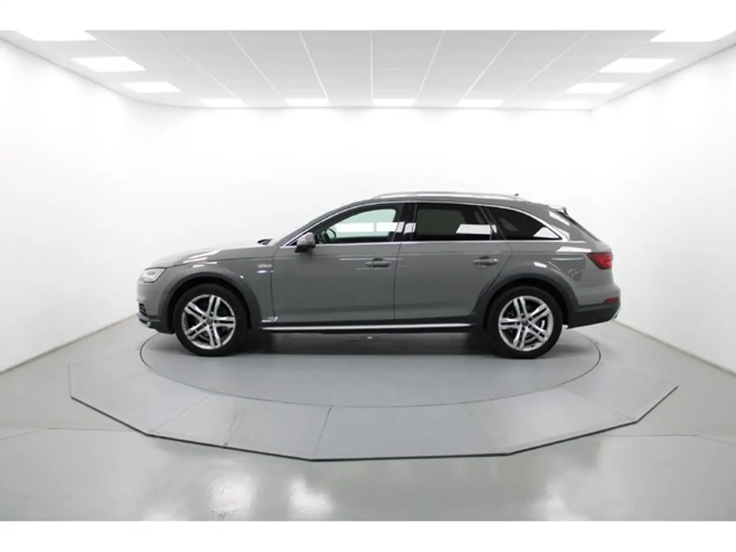 Audi A4 allroad Q. 2.0TDI unlimited ed. S-T 120kW Grijs - 2