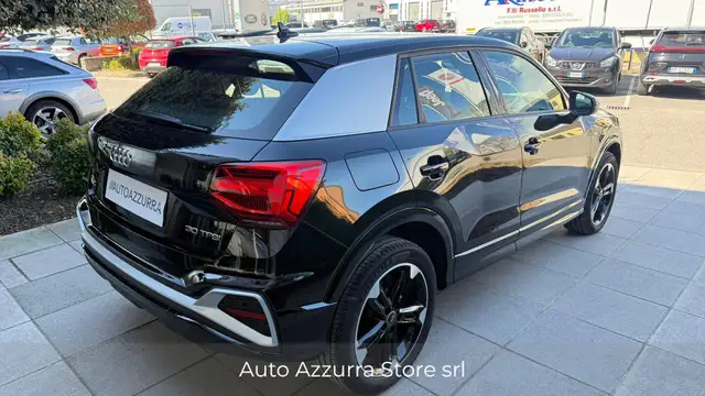 Audi Q2 view 4